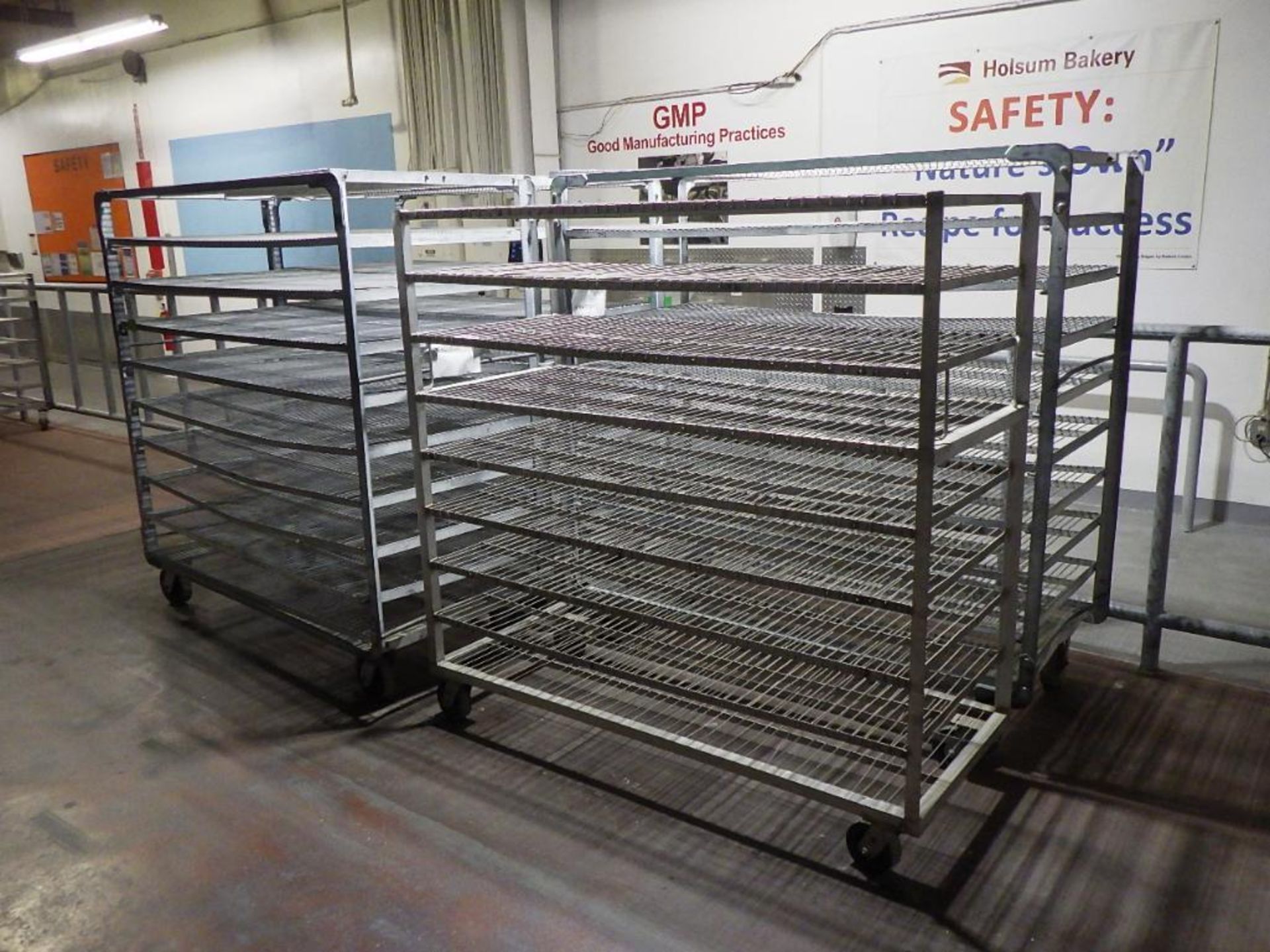 Bread rack carts - Image 2 of 4