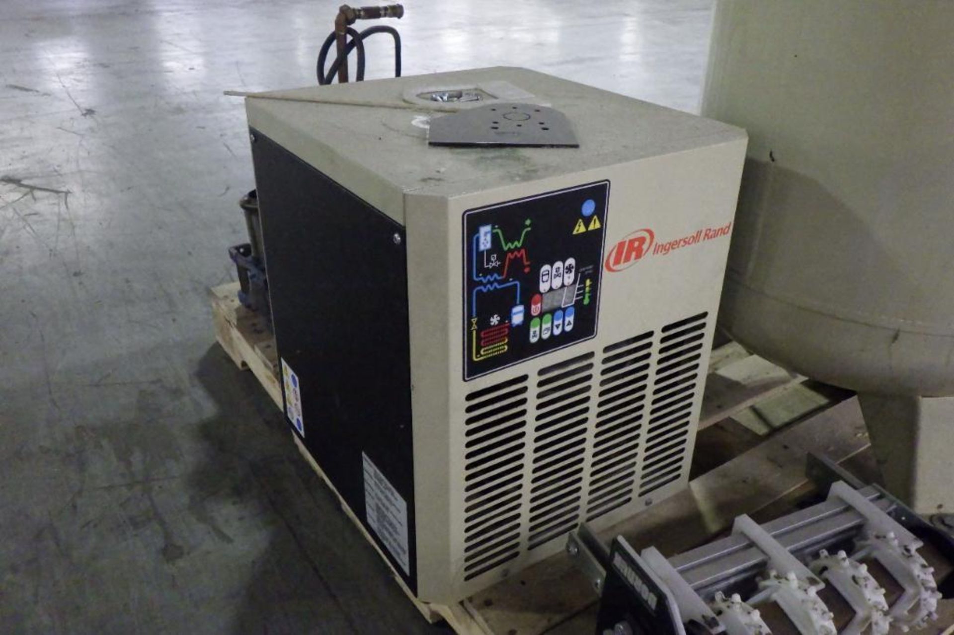 Ingersoll rand air compressor with dryer - Image 10 of 12