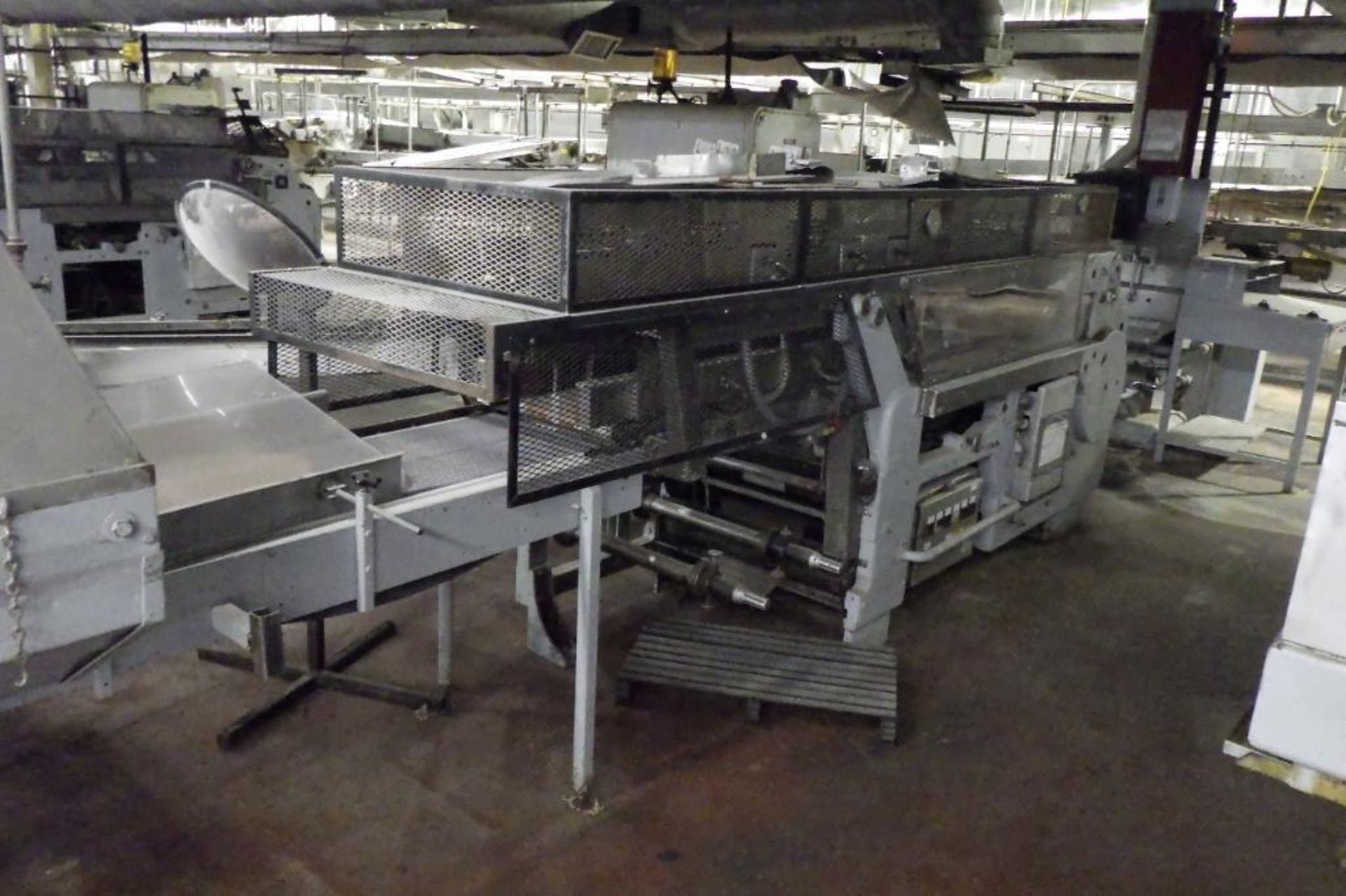 Bread load slicing and packing line - Image 7 of 36