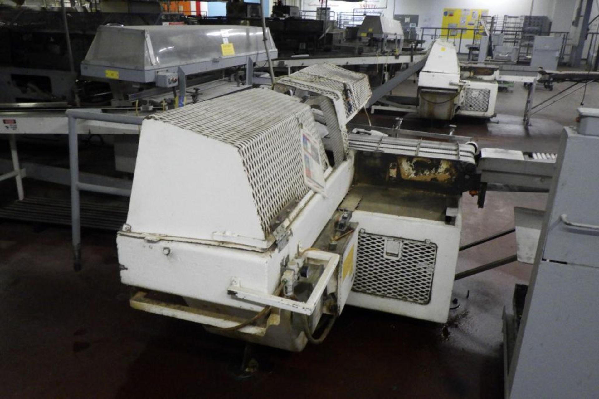 Bread loaf slicing and packing line - Image 31 of 33