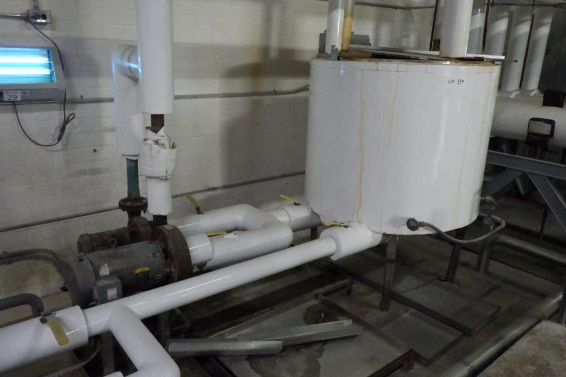 Glycol holding tank and 4 pumps - Image 3 of 15