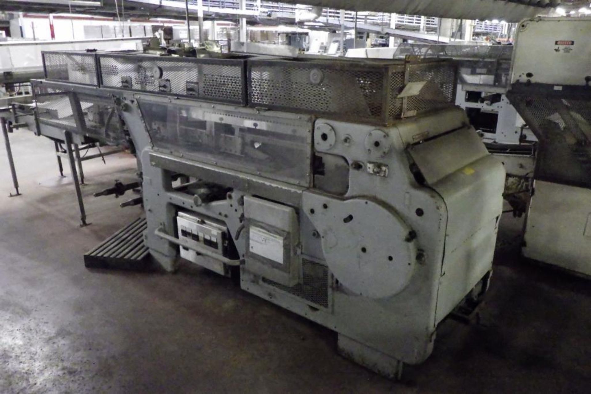 Bread load slicing and packing line - Image 8 of 36