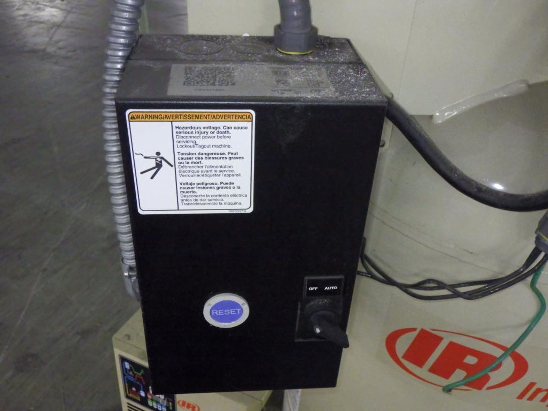 Ingersoll rand air compressor with dryer - Image 7 of 12