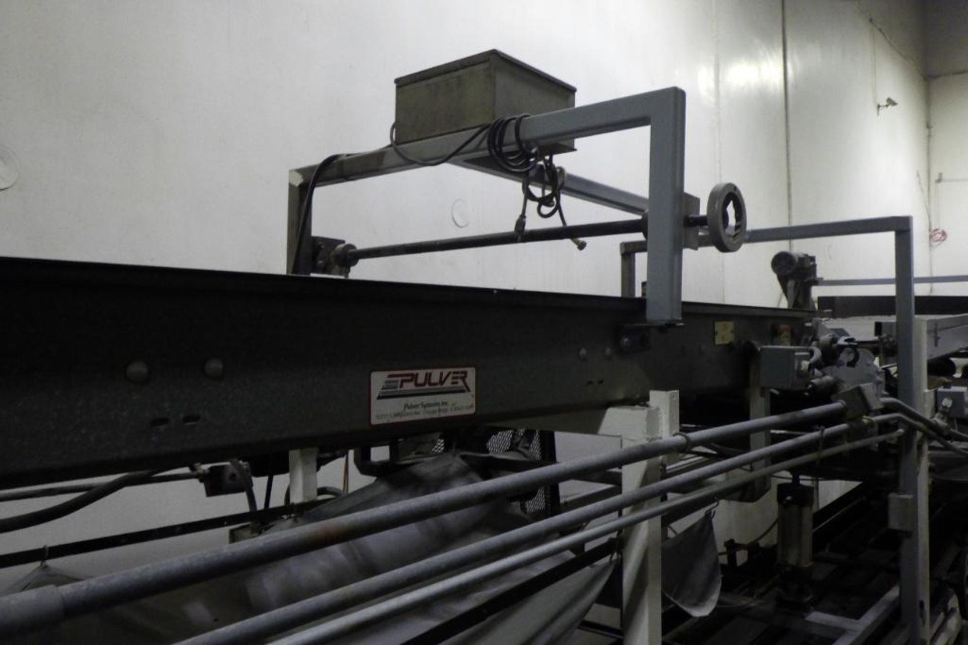 Overhead lid return conveyor - Image 13 of 17