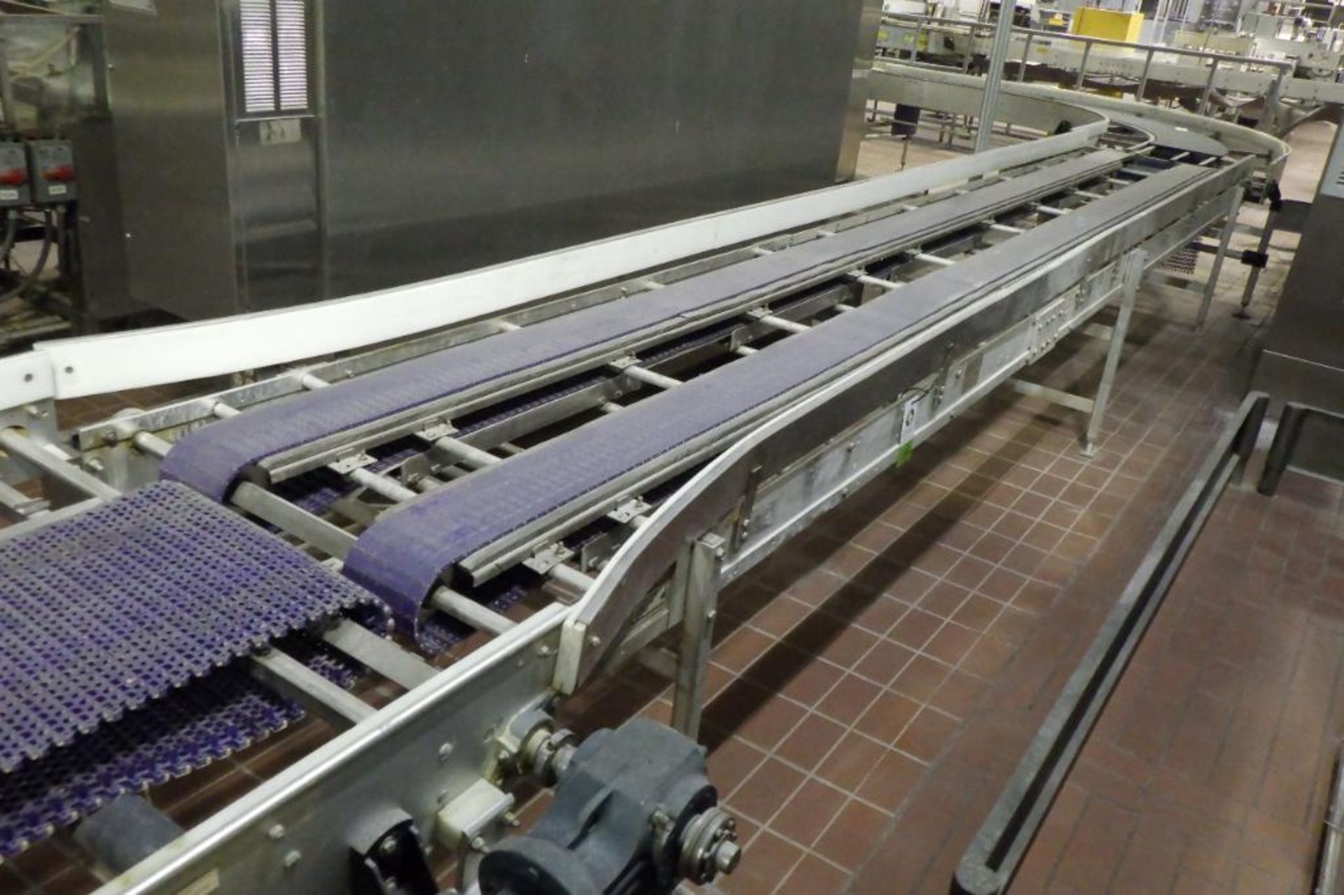 Pan conveyor