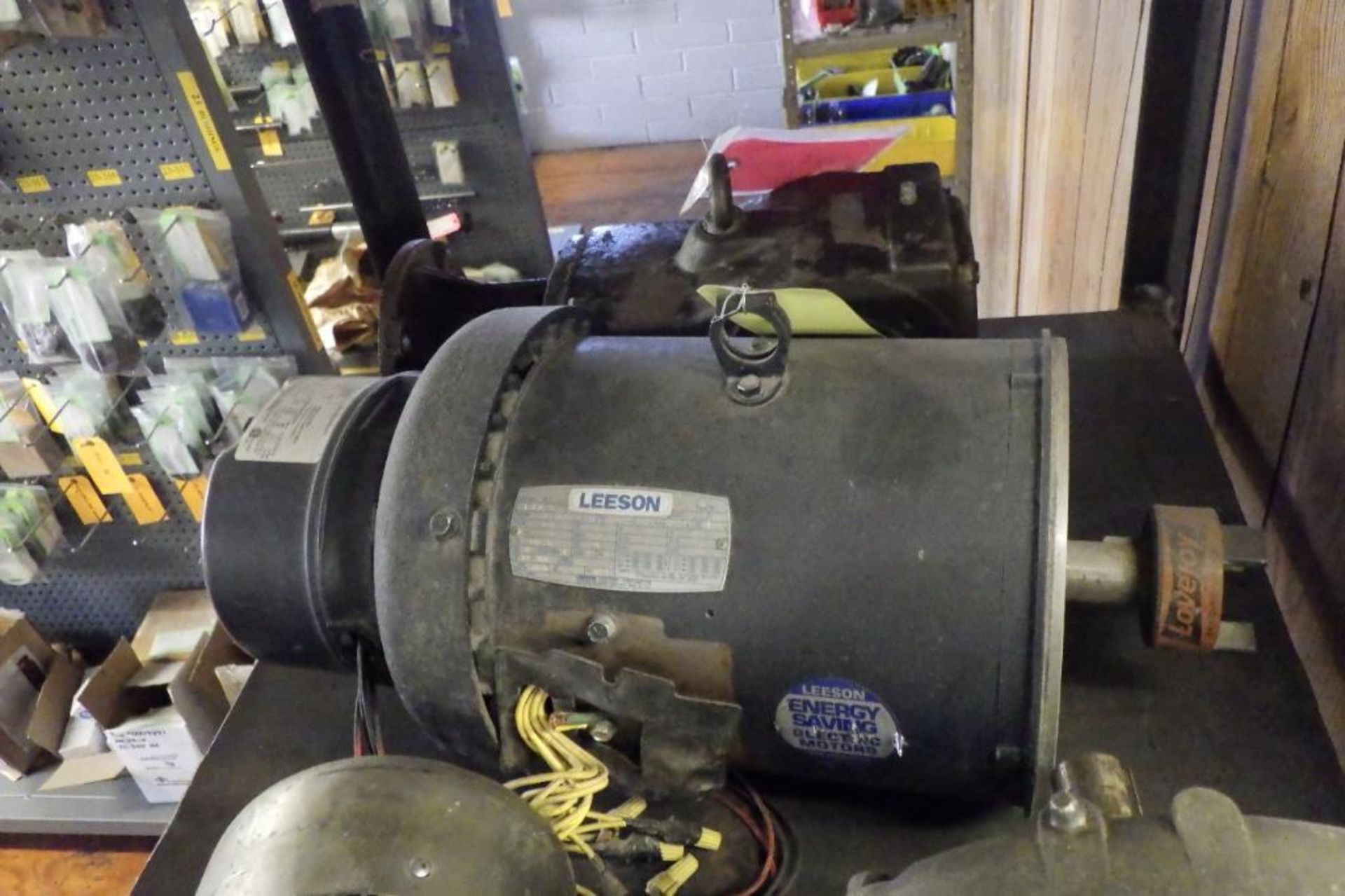 Lot of assorted AC motors - Image 9 of 10