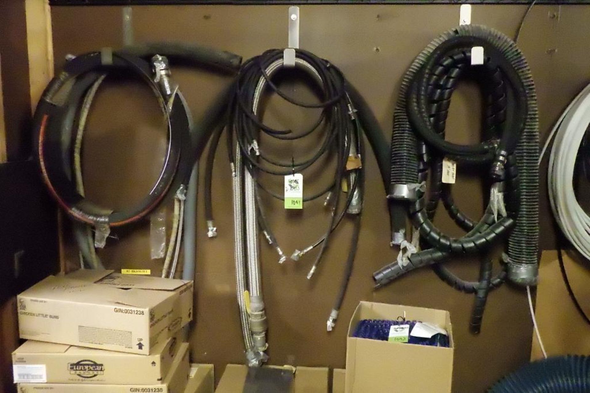 Lot of assorted hoses