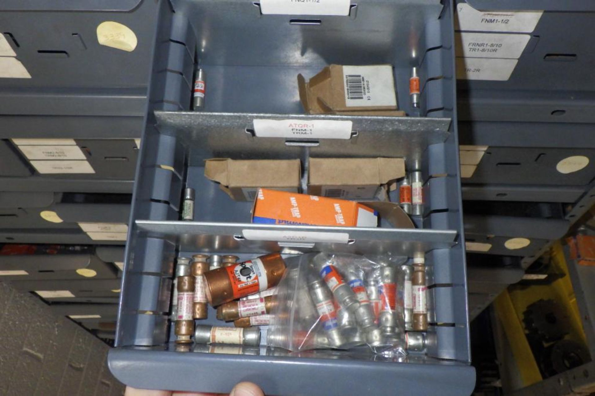 Lot of assorted fuses - Image 9 of 44