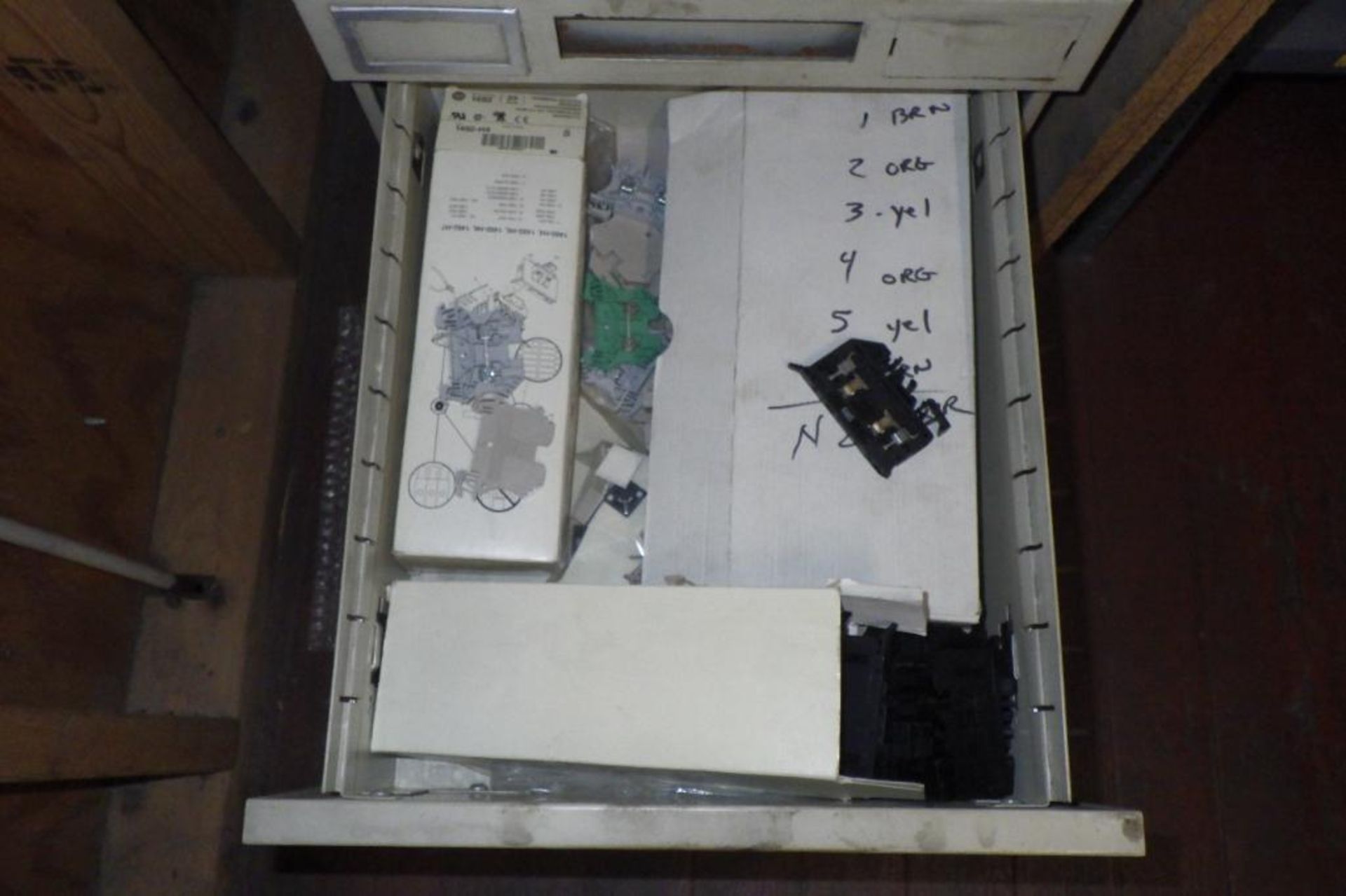 Cabinet and contents - Image 15 of 15