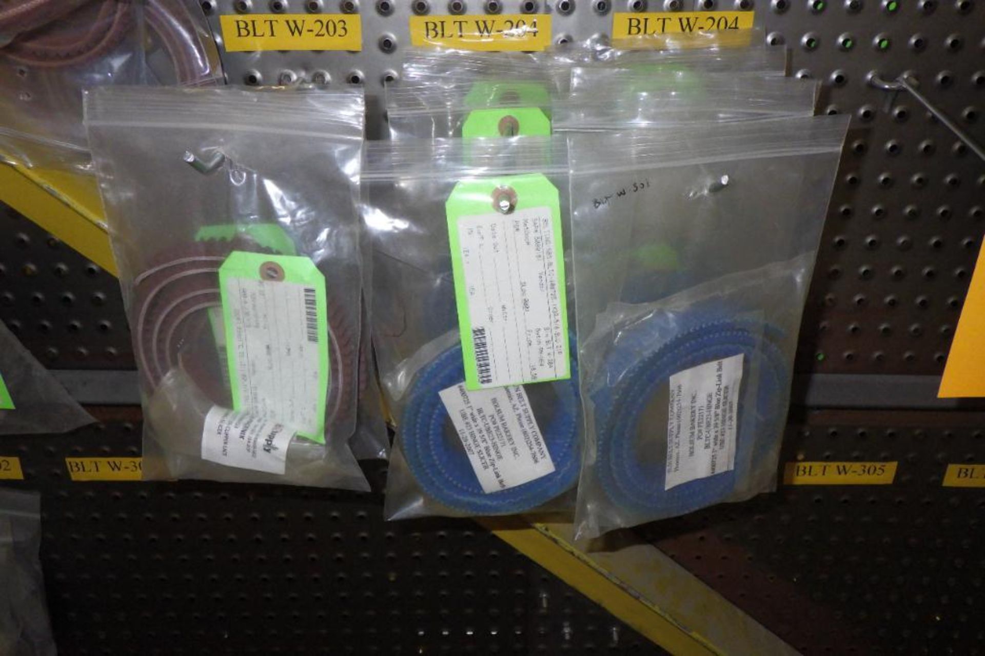 Lot of assorted drive belts - Image 9 of 13