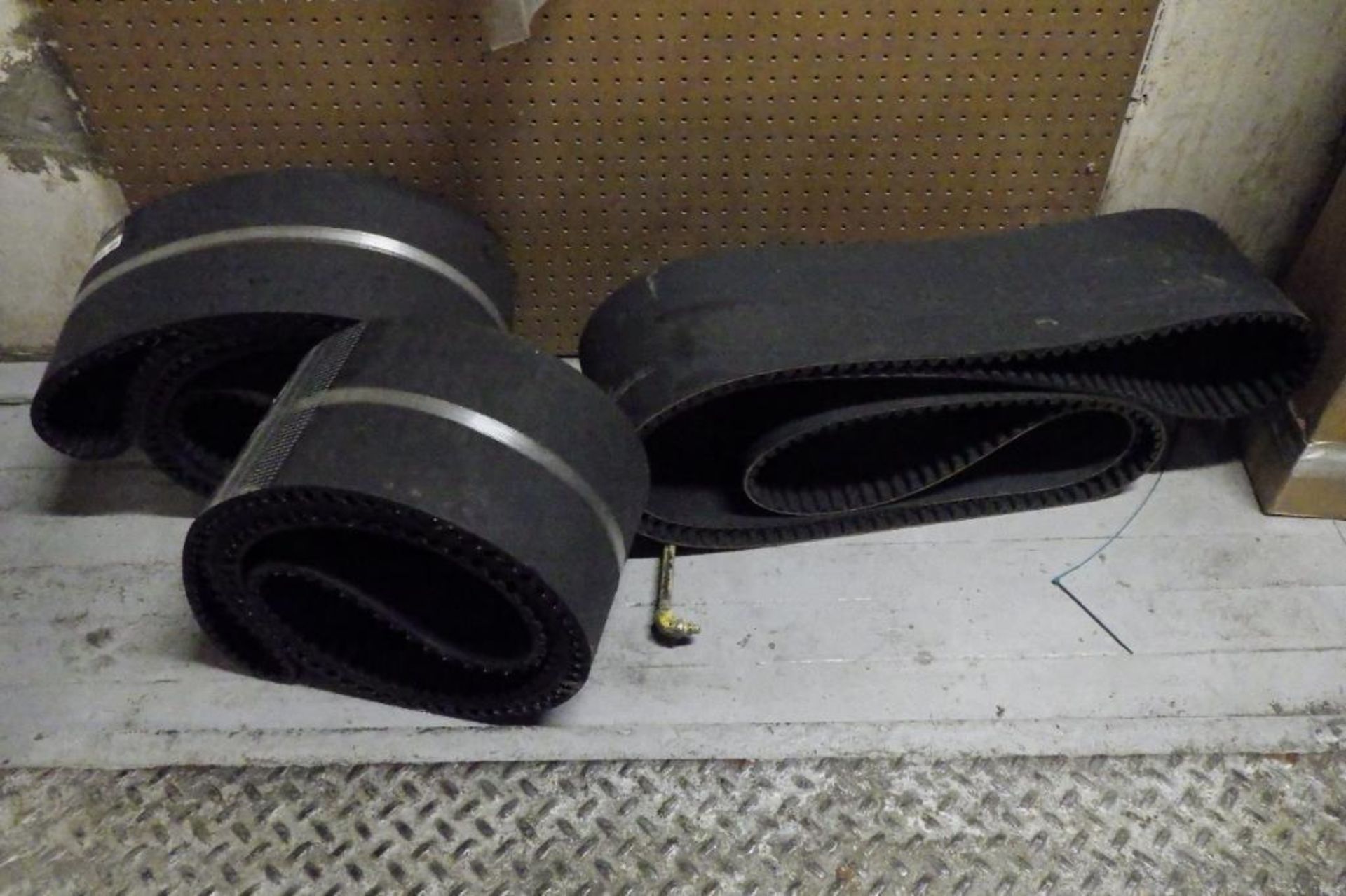 Lot of assorted drive belts - Image 6 of 8