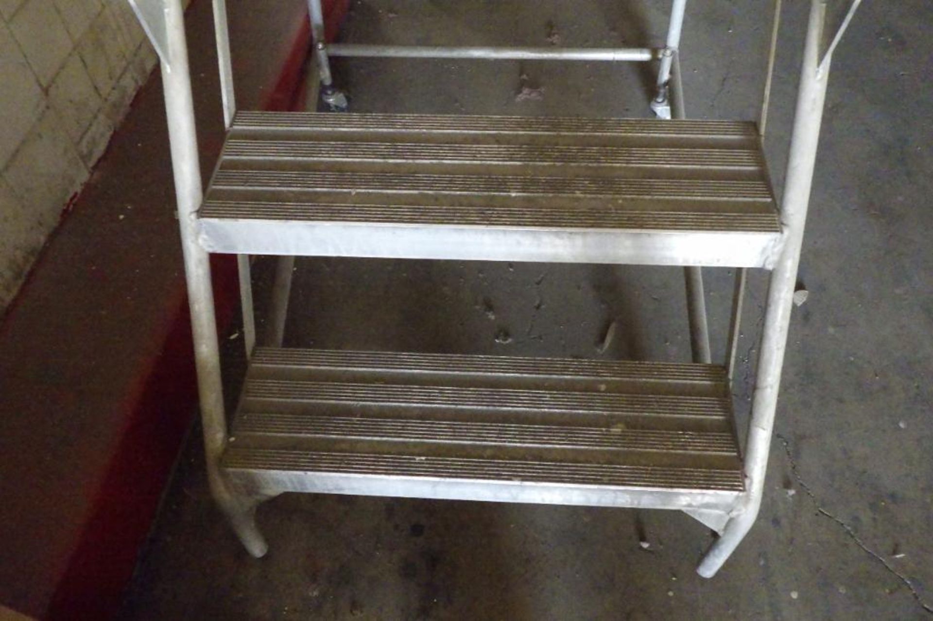 Aluminum 5-step rolling warehouse ladder - Image 3 of 6