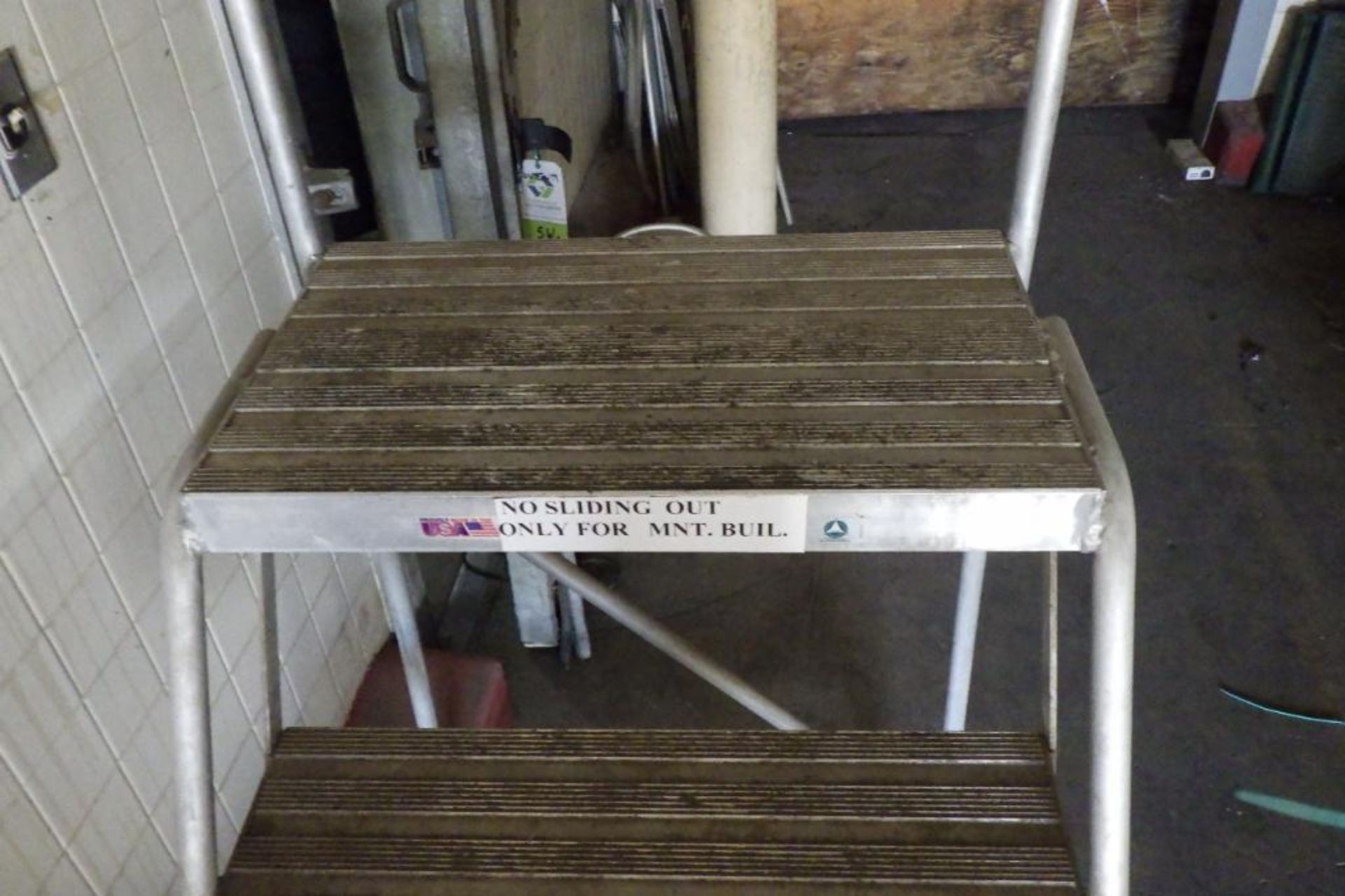 Aluminum 5-step rolling warehouse ladder - Image 4 of 6
