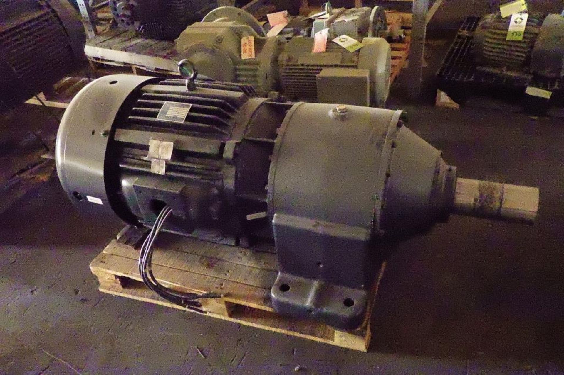 Rebuilt motor and gearbox - Image 3 of 8