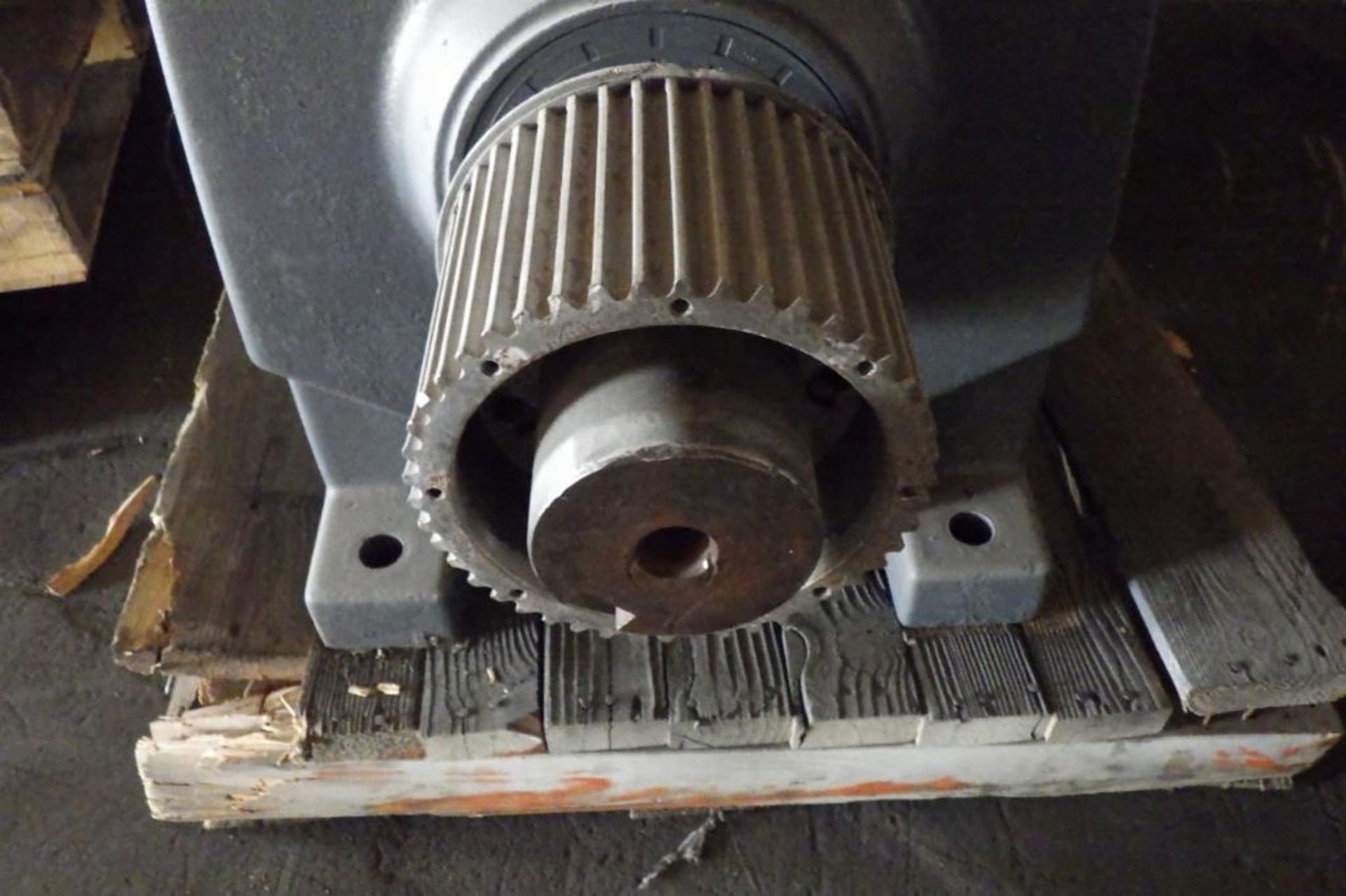 Rebuilt motor and gearbox - Image 6 of 10