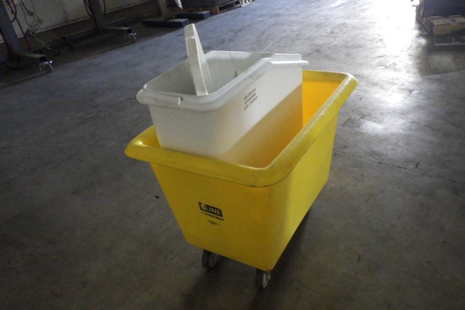 Lot of poly tote and ingredient bin - Image 4 of 5