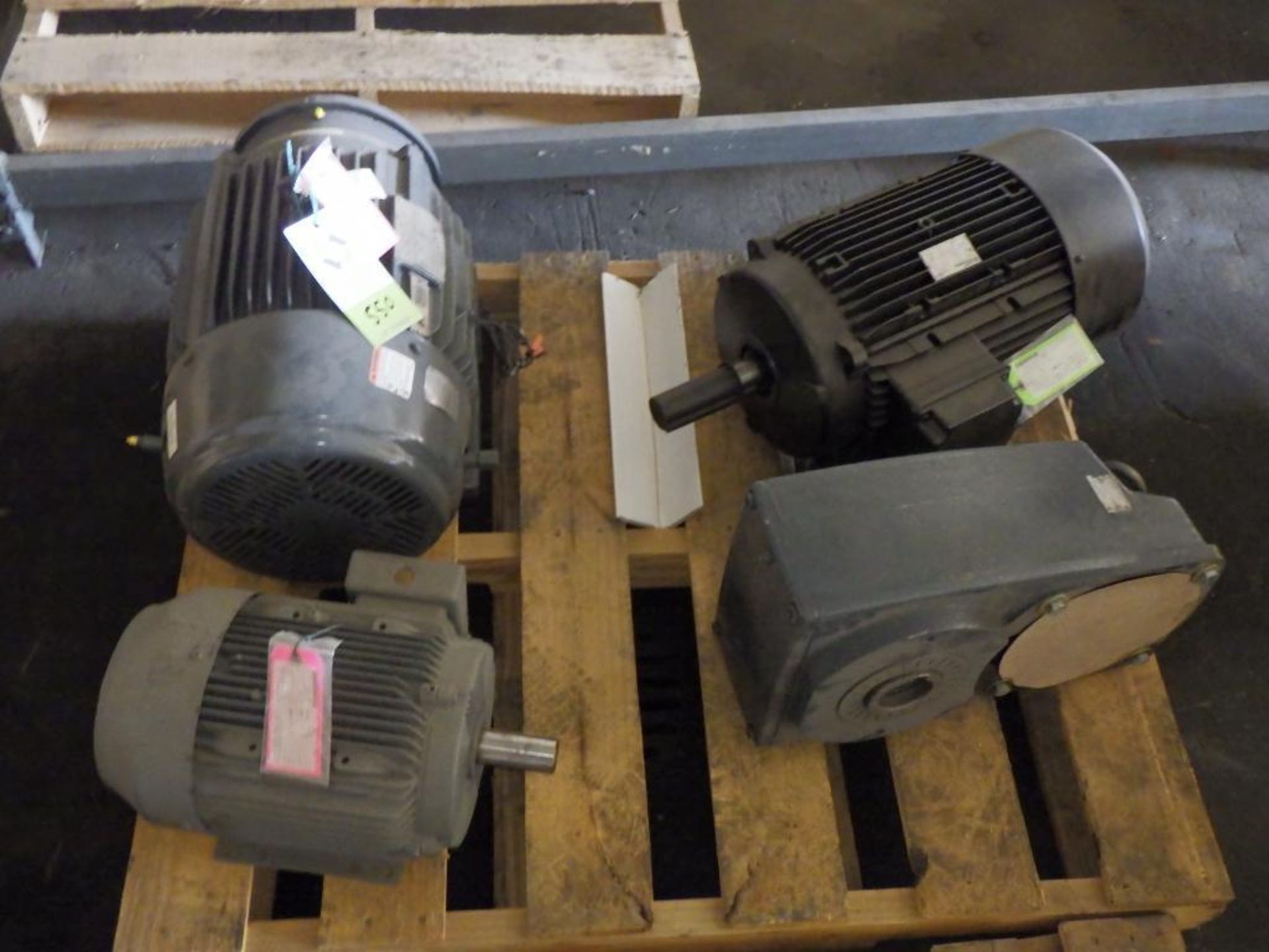 (4) assorted unused and rebuilt motors and gearboxes - Image 2 of 17