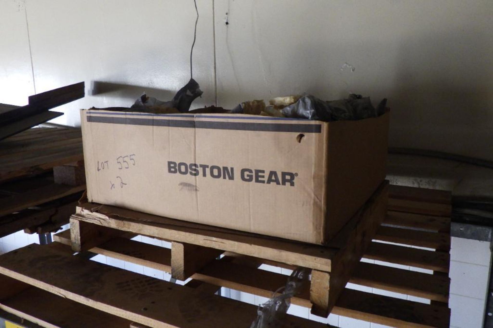 Rebuilt Boston great gear - Image 2 of 6