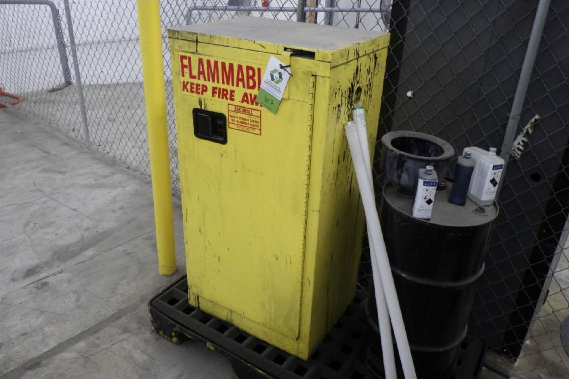 Securall flammable storage cabinet - Image 2 of 5