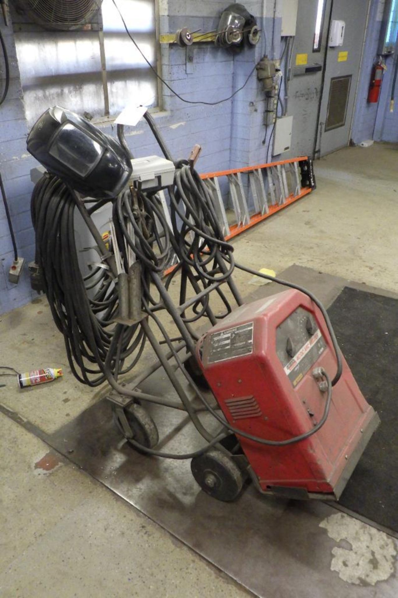 Lincoln AC/DC arc welder - Image 3 of 12