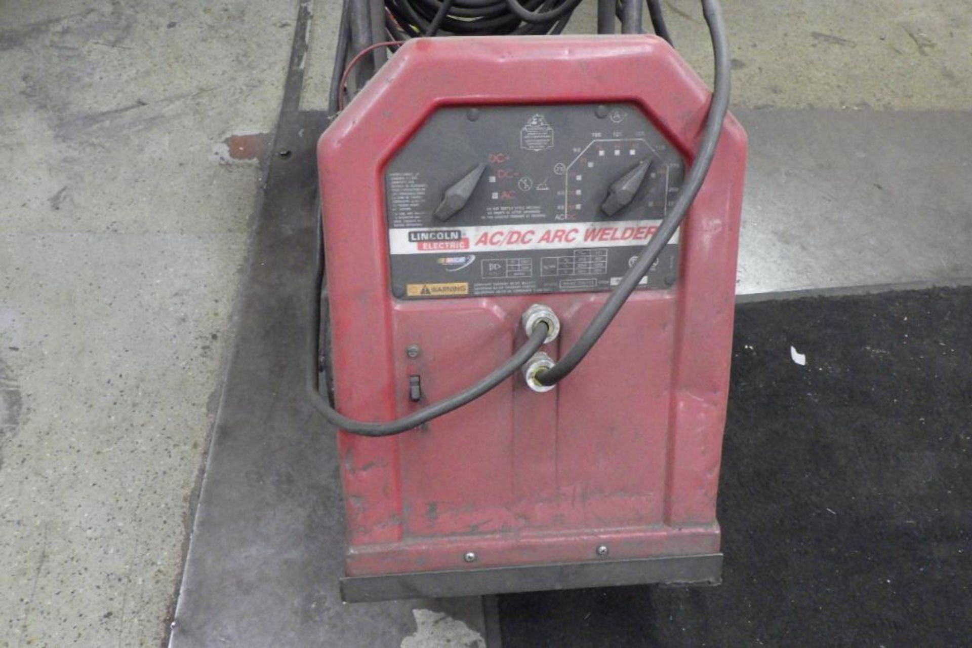 Lincoln AC/DC arc welder - Image 4 of 12