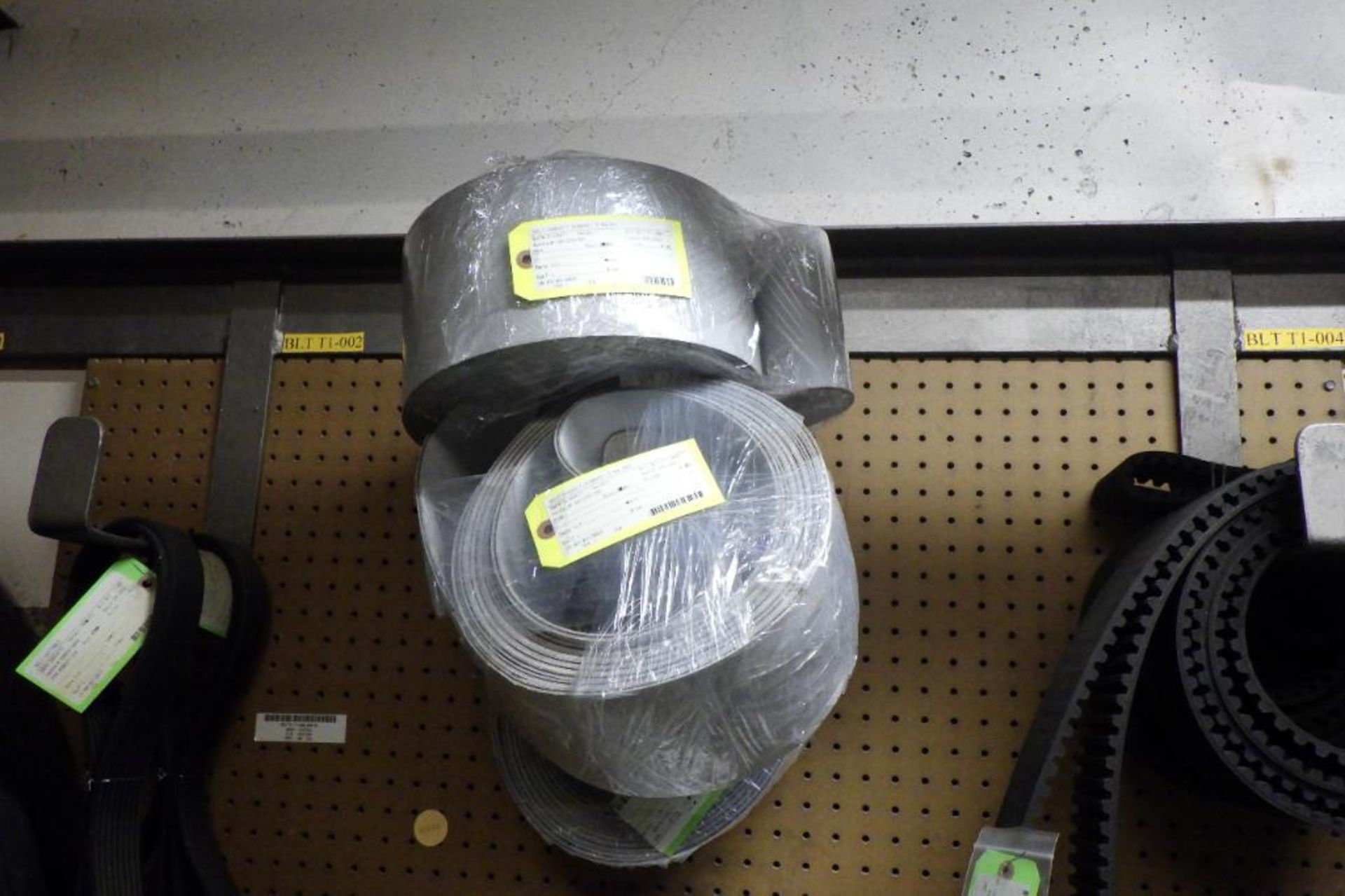 Lot of assorted drive belts - Image 3 of 8