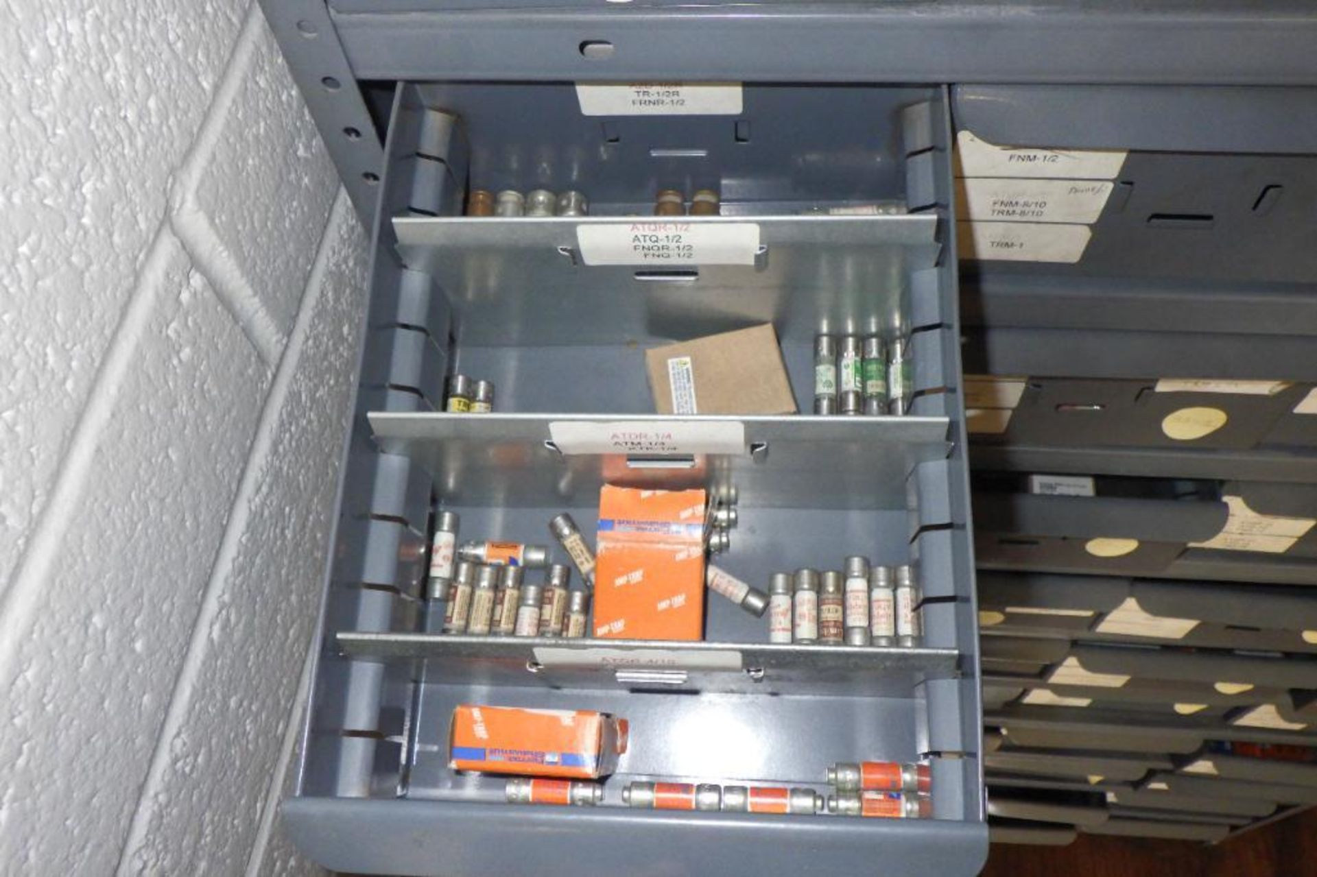 Lot of assorted fuses - Image 7 of 44