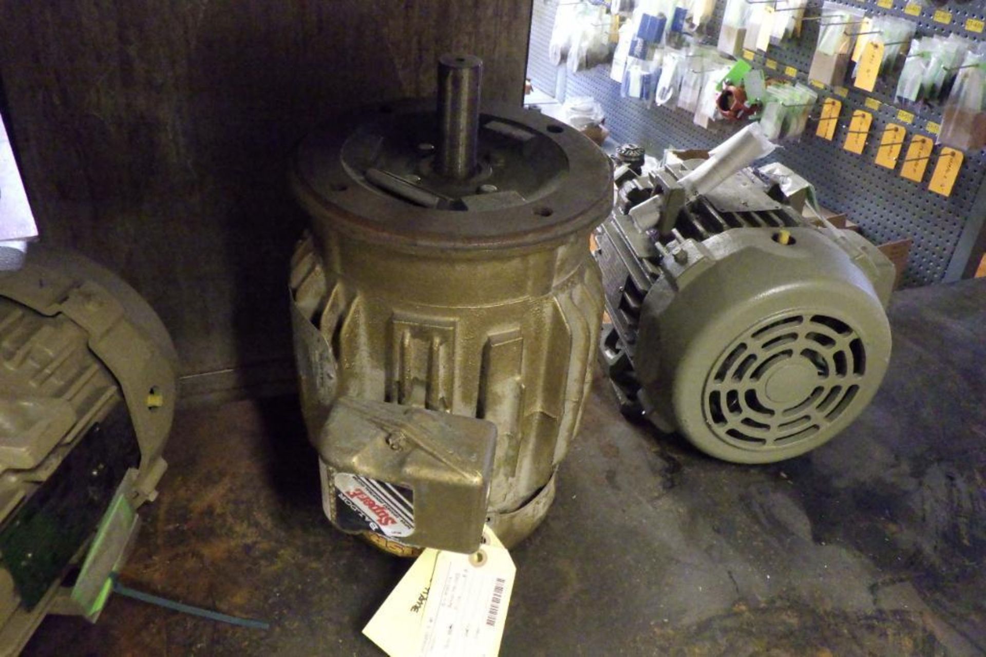 Lot of assorted AC motors and rotary lobe blowers - Image 8 of 10