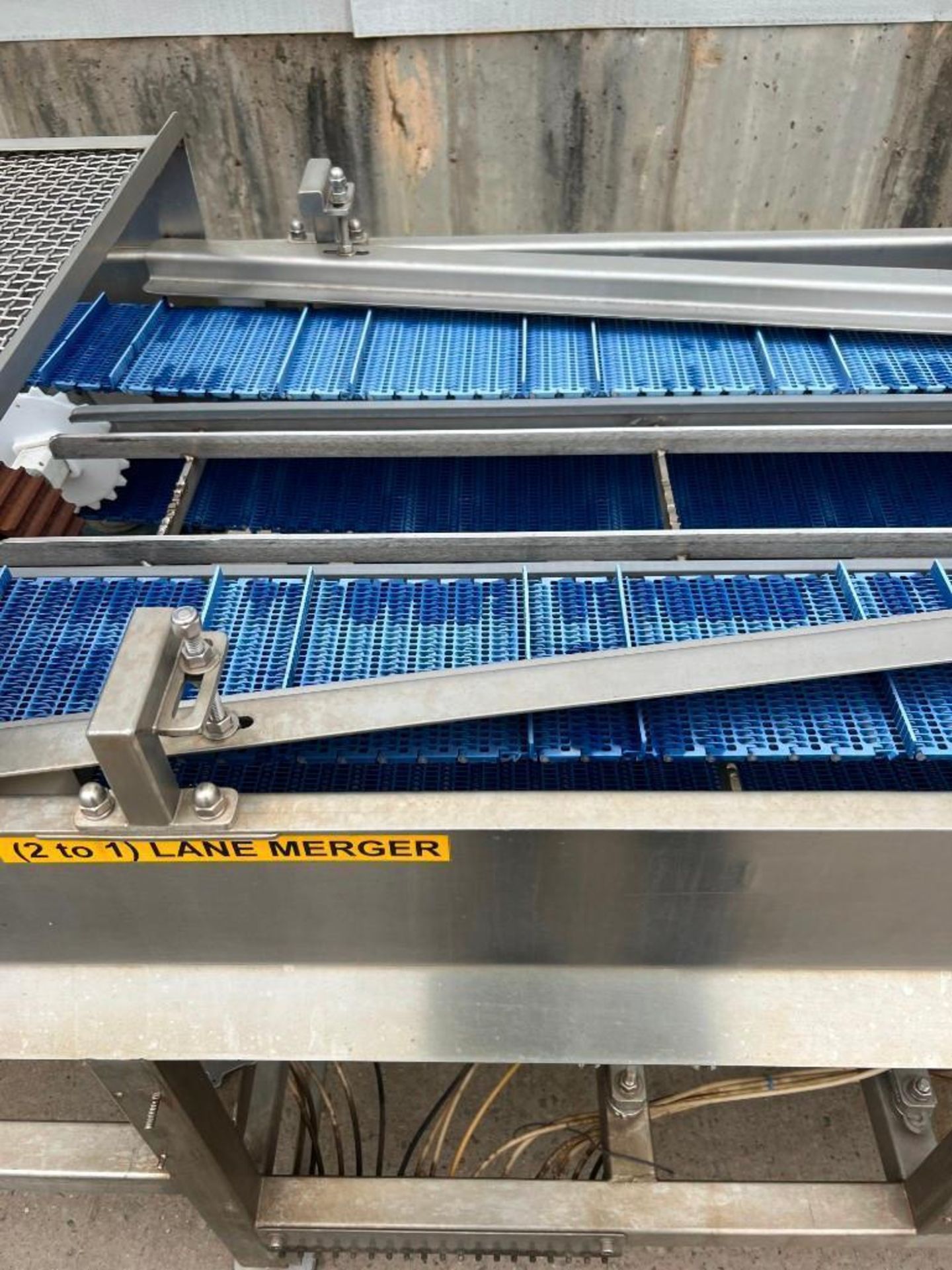 Intralox merge conveyor - Image 5 of 7