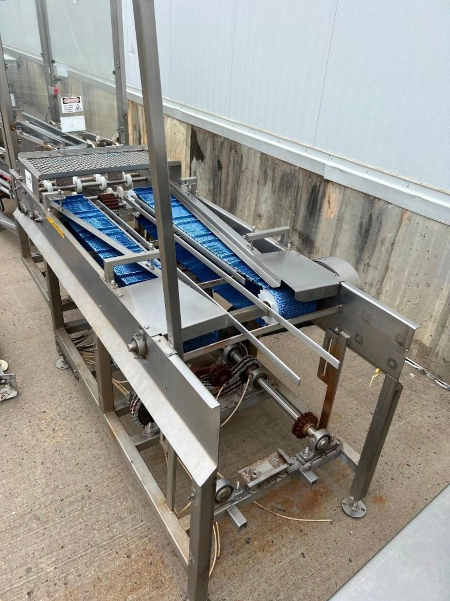 Intralox merge conveyor - Image 6 of 7