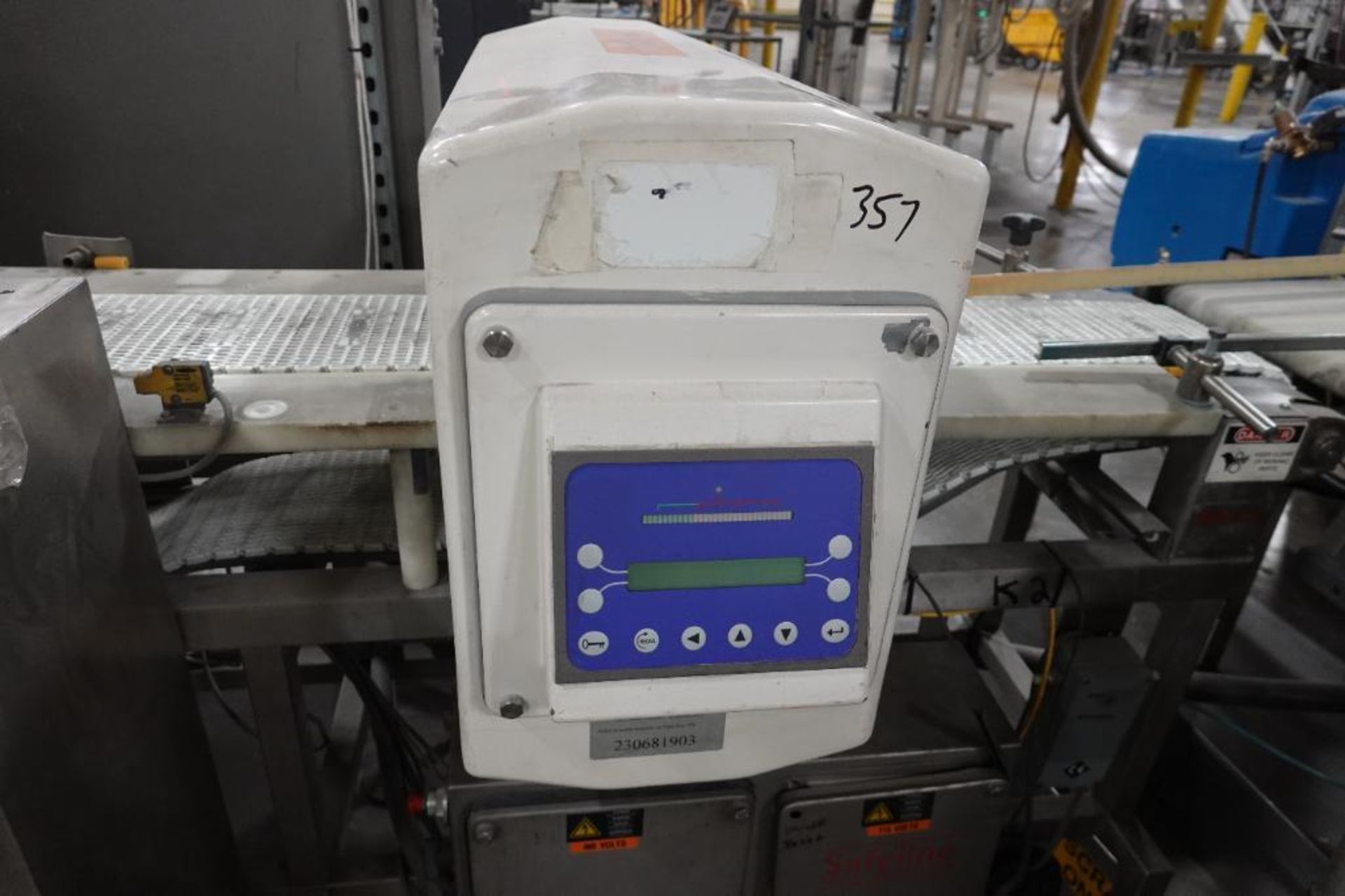 Safeline metal detector with conveyor - Image 6 of 9