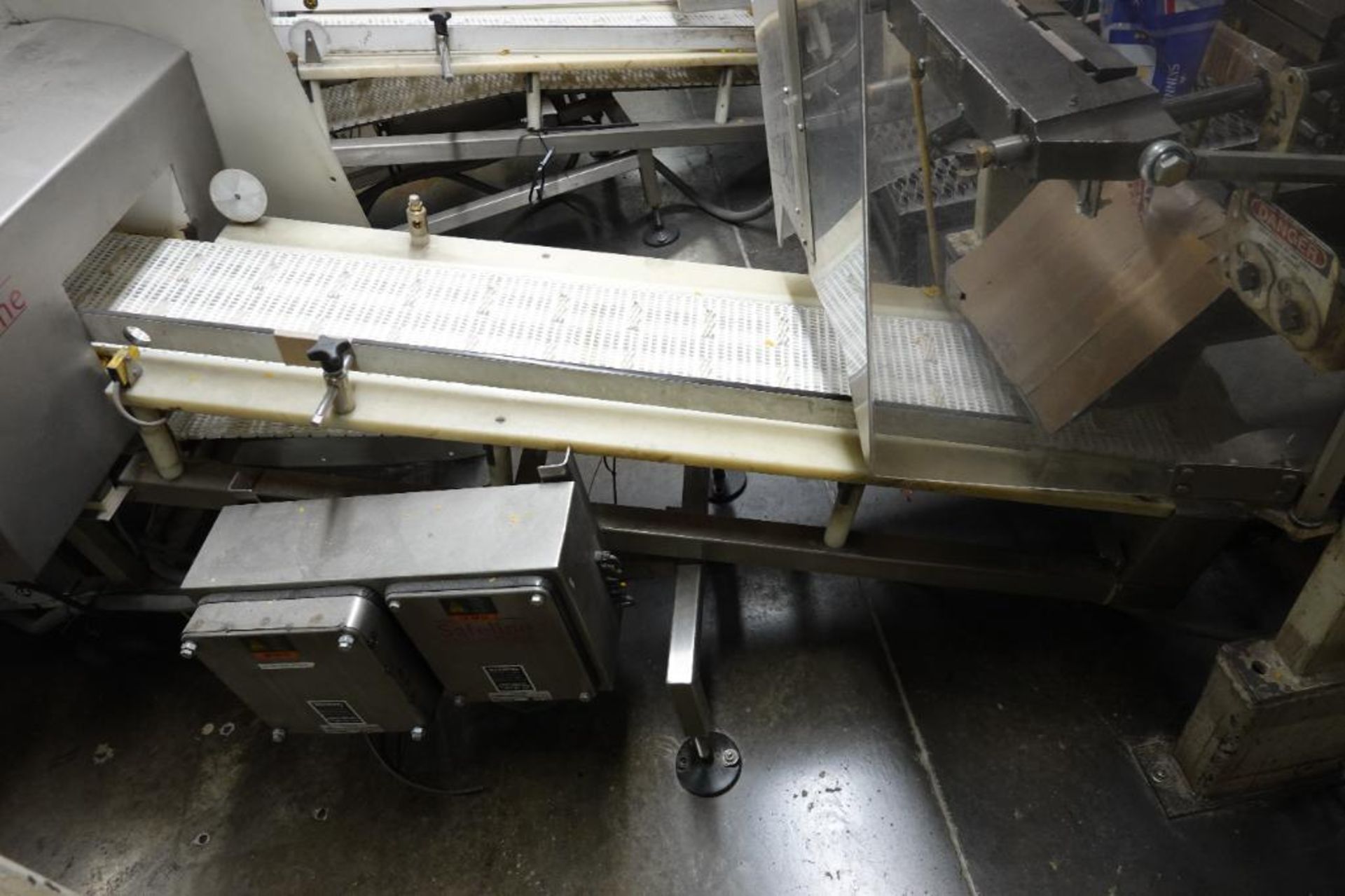 Safeline metal detector with incline conveyor - Image 2 of 10