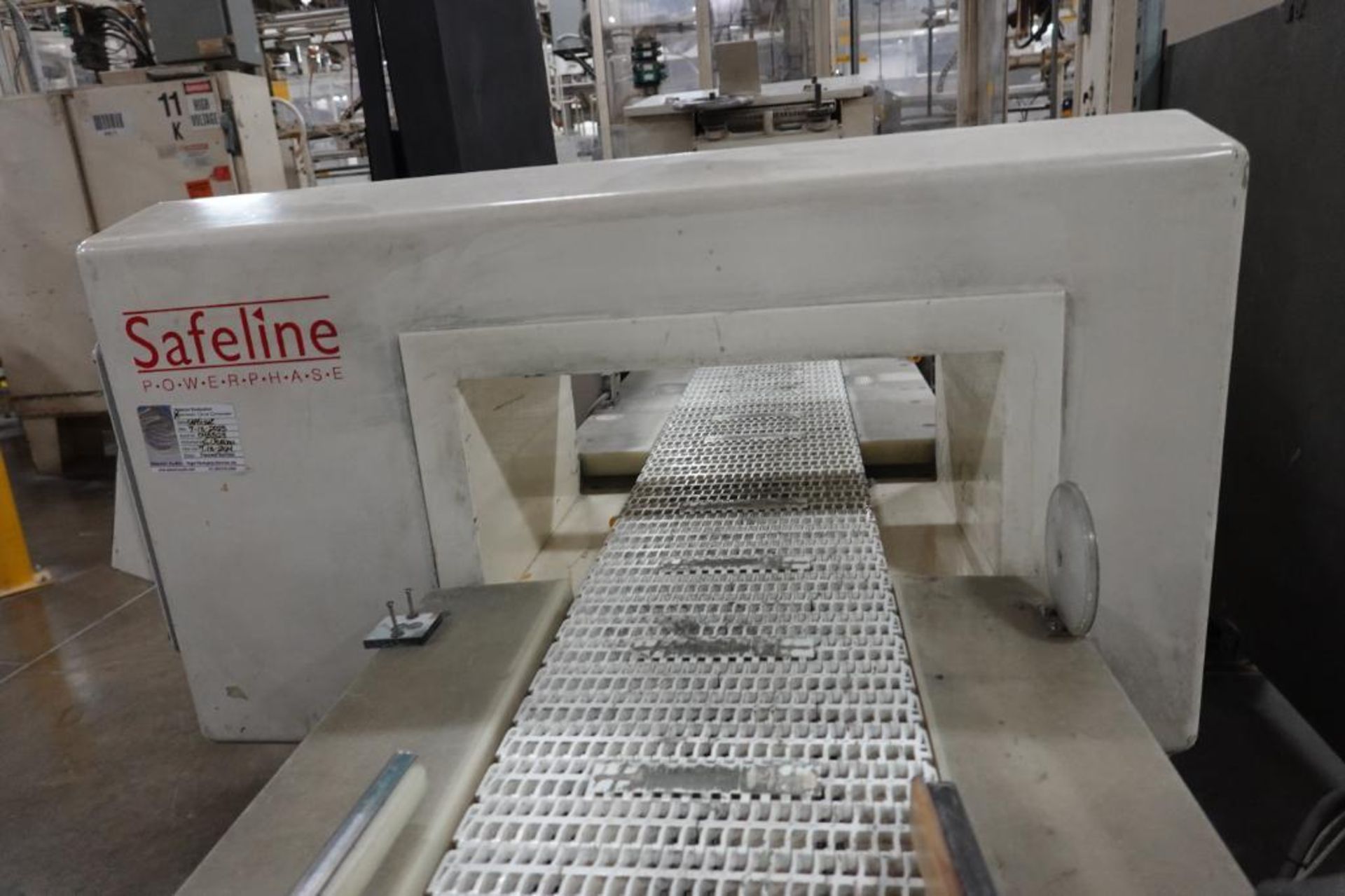 Safeline metal detector with conveyor - Image 4 of 9