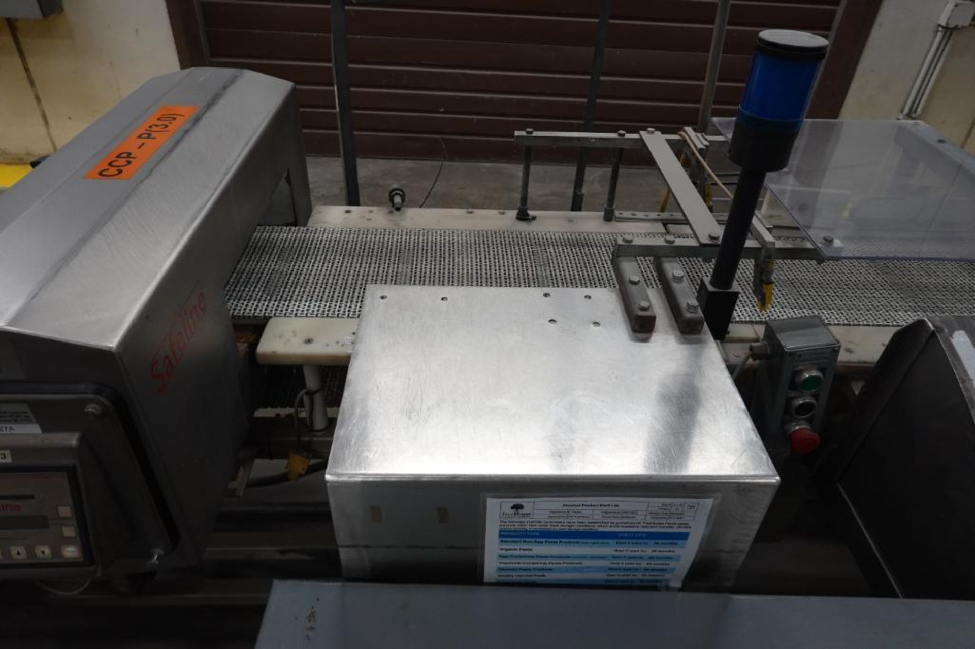 Safeline metal detector with conveyor - Image 9 of 11