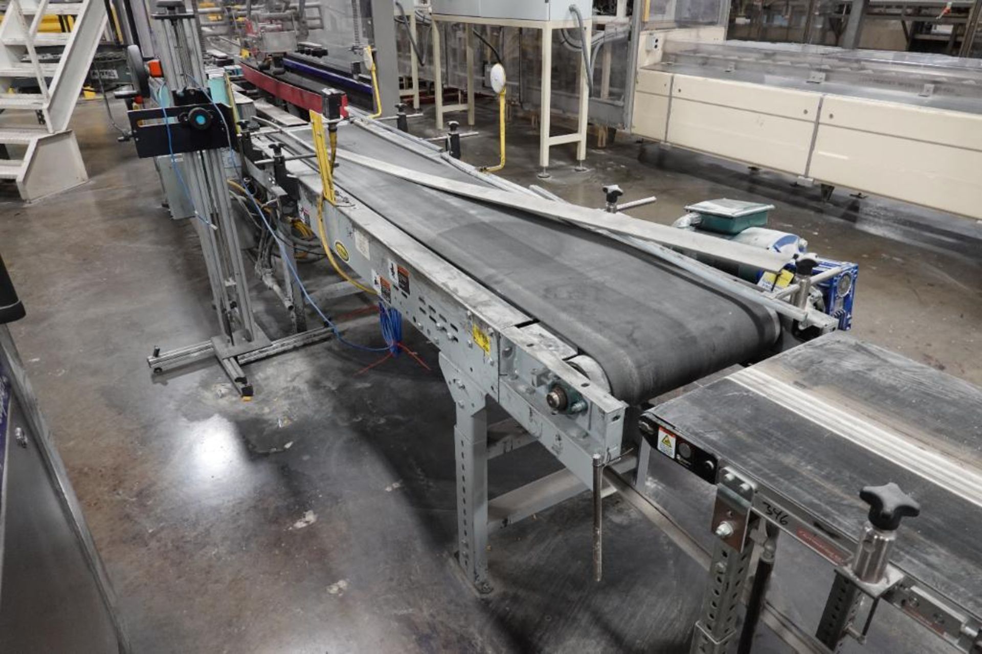 Hytrol rubber belt conveyor - Image 4 of 7