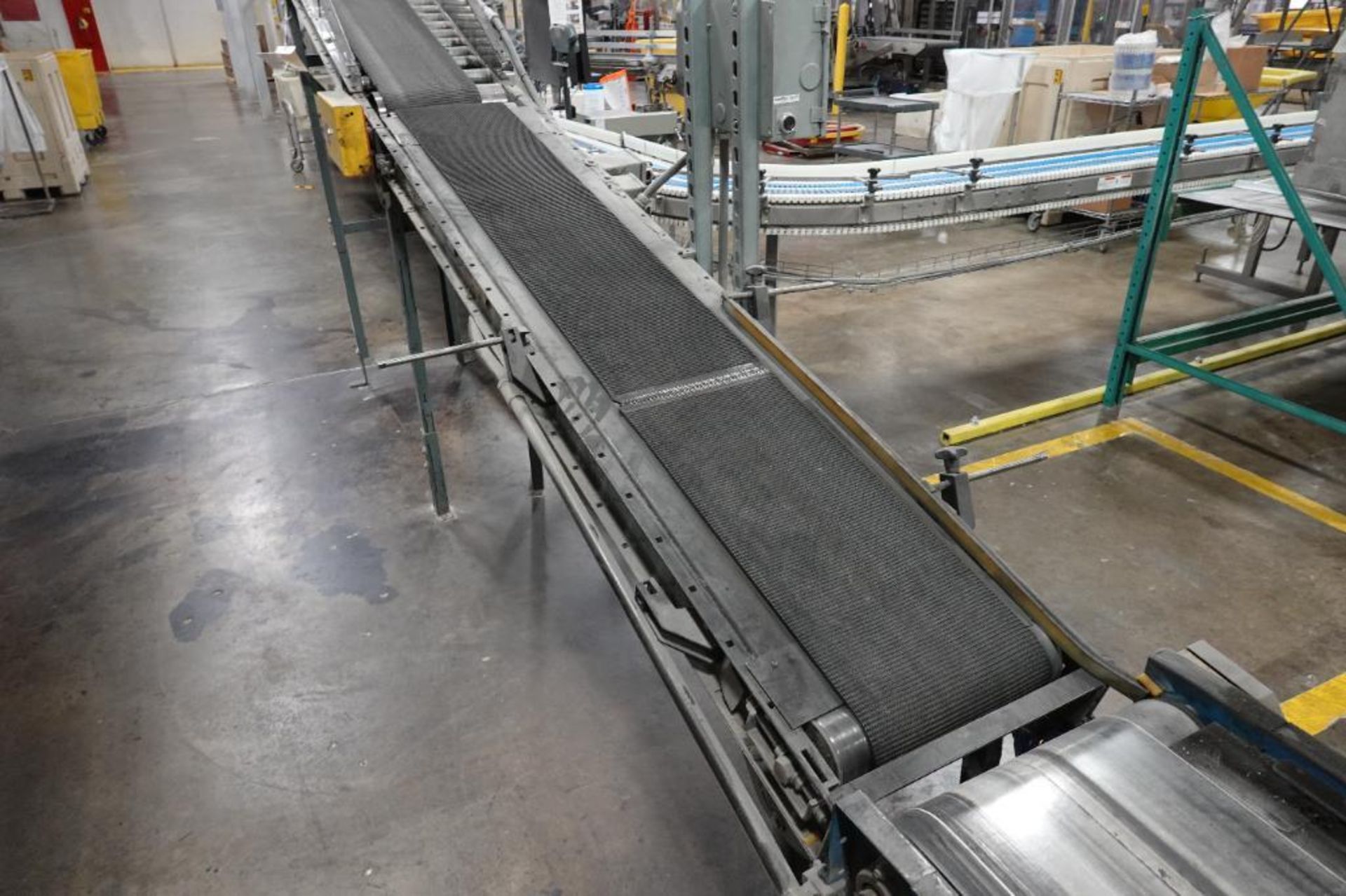 Incline rubber belt conveyor - Image 2 of 11