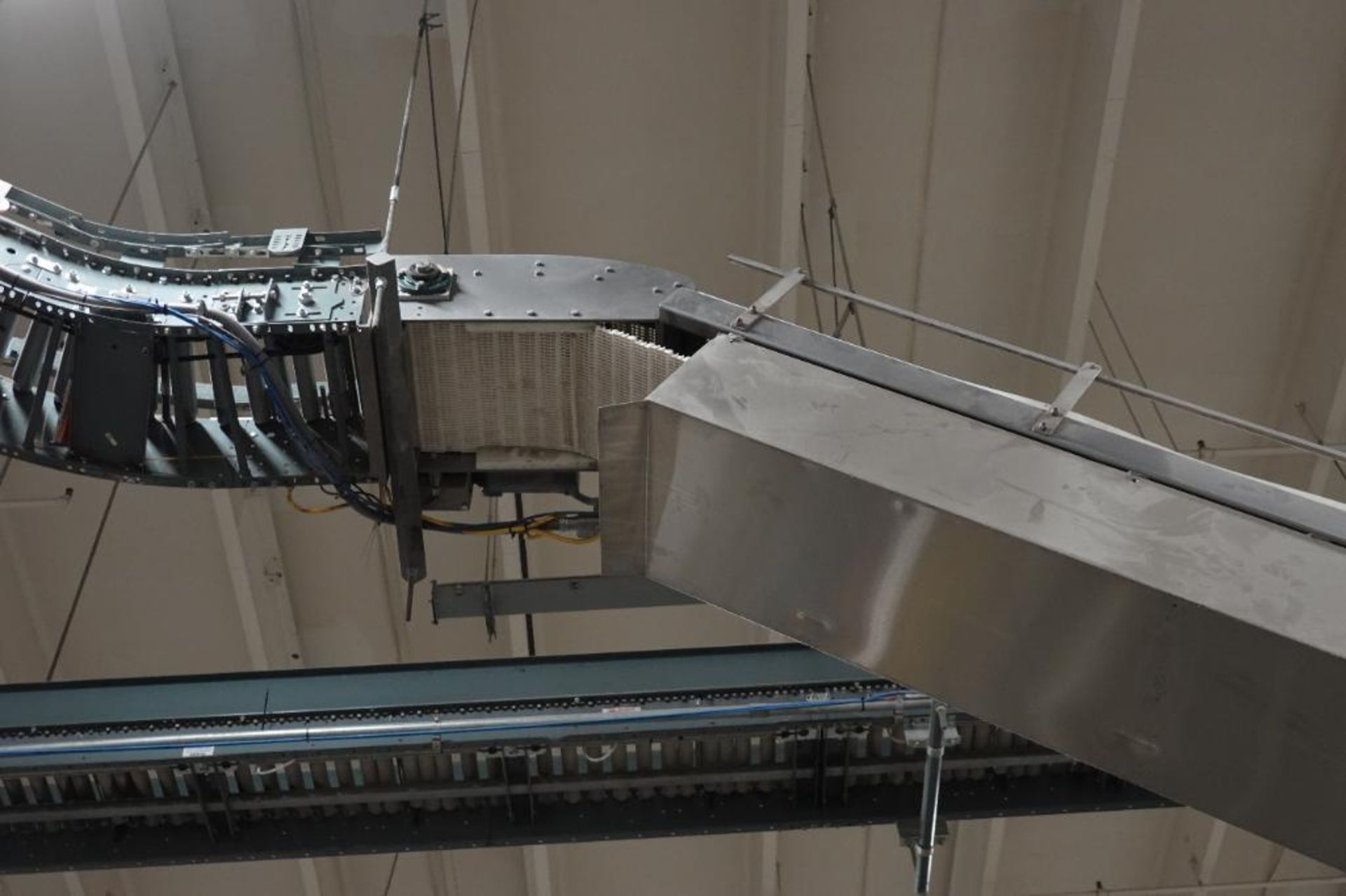 Incline cleated belt conveyor - Image 6 of 8