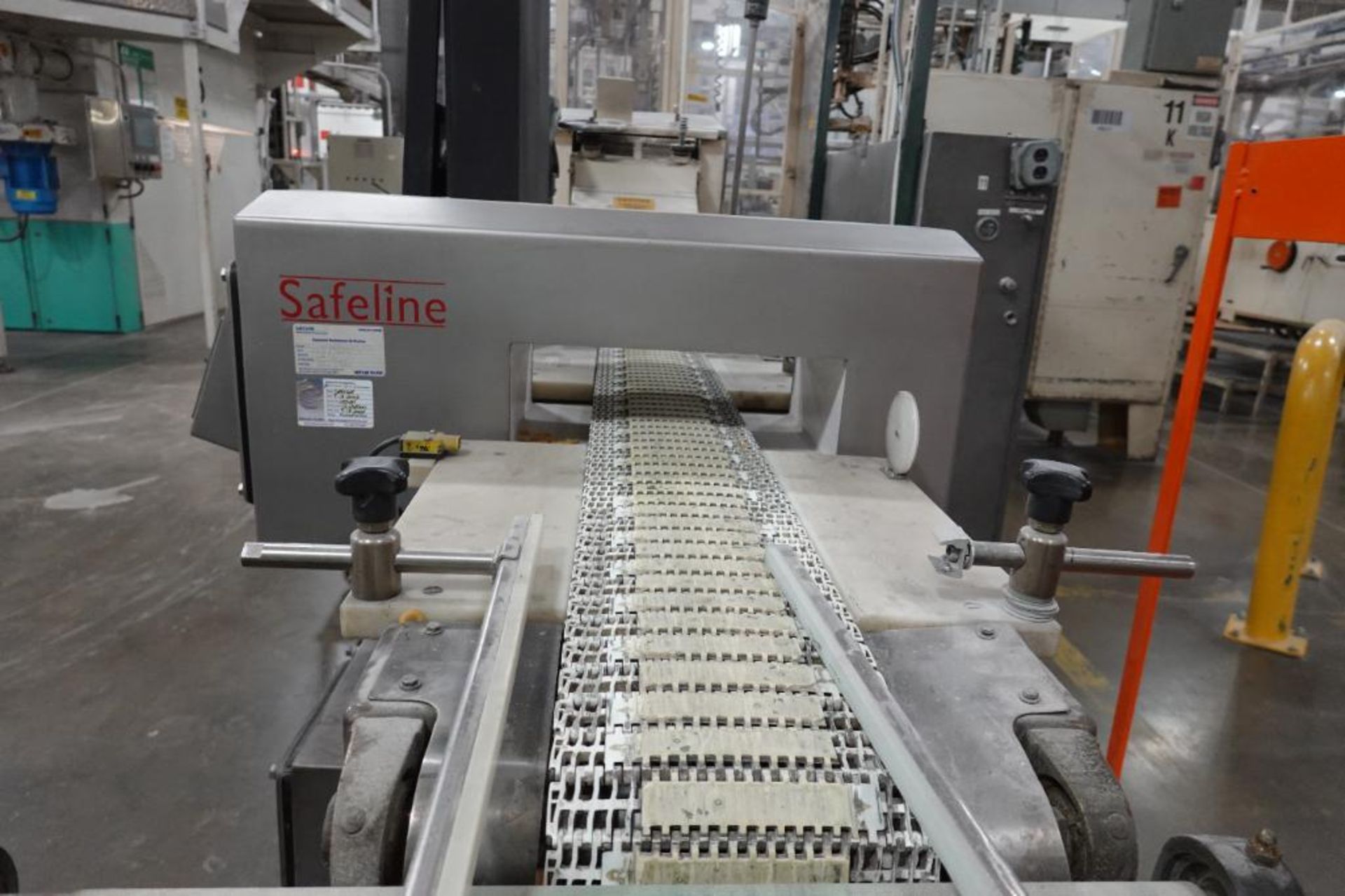 Safeline metal detector with conveyor - Image 3 of 12