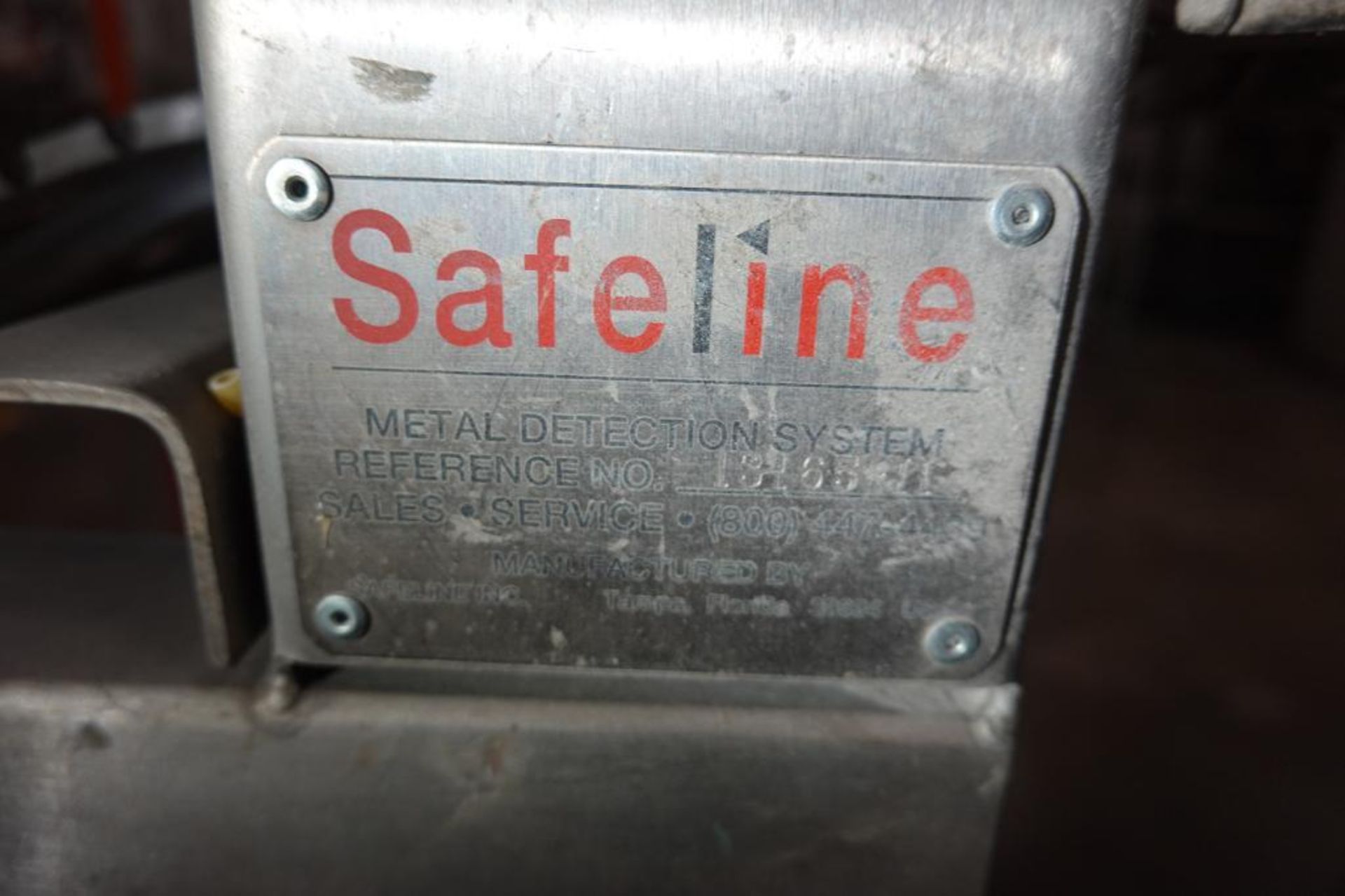 Safeline metal detector with conveyor - Image 11 of 12