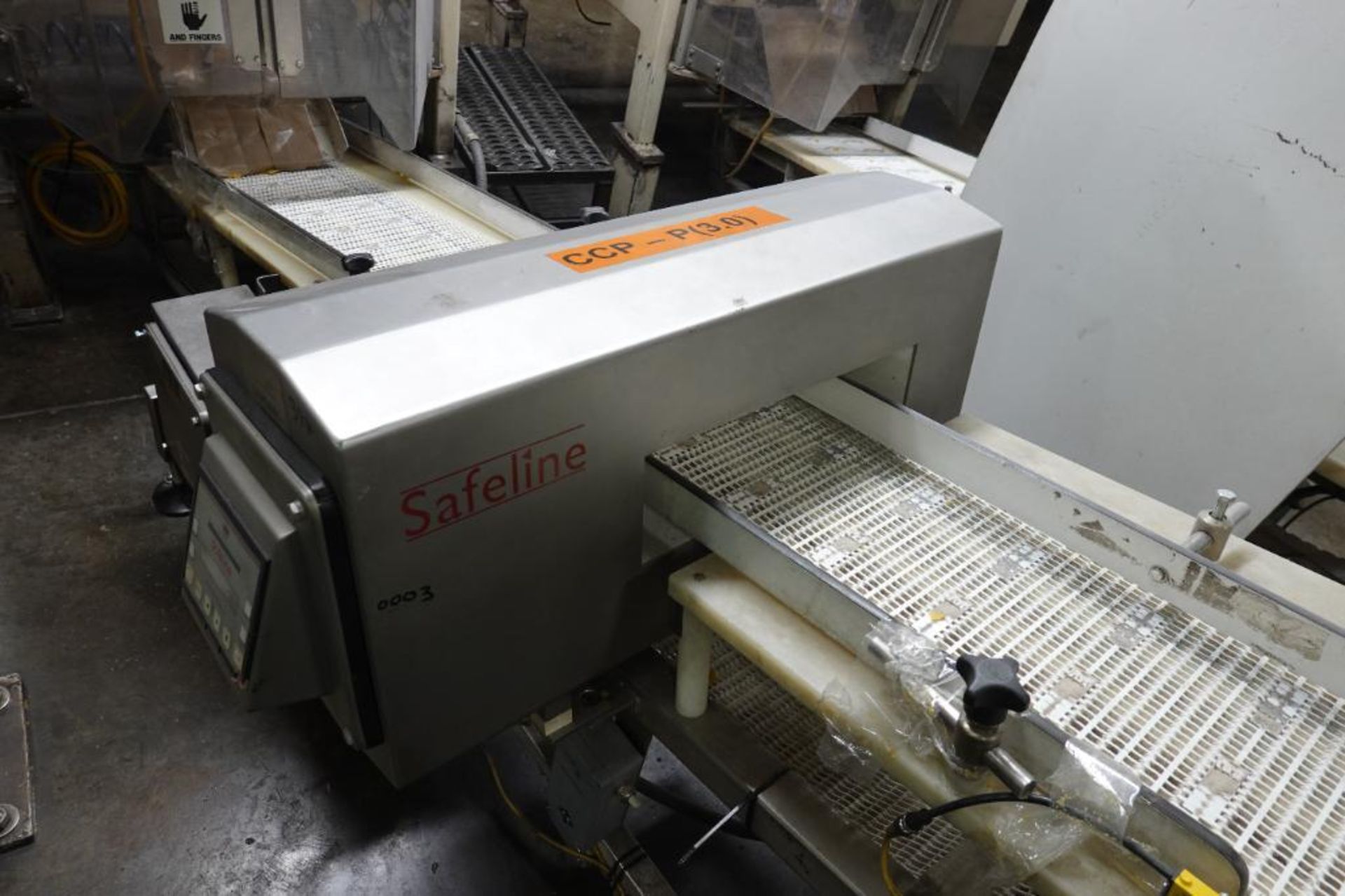 Safeline metal detector with incline conveyor - Image 2 of 8