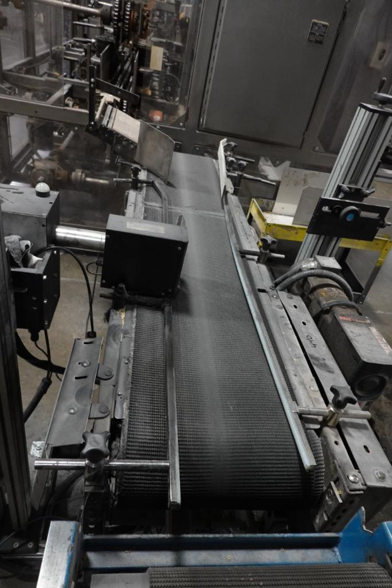 Rubber belt conveyor with printer - Image 3 of 10