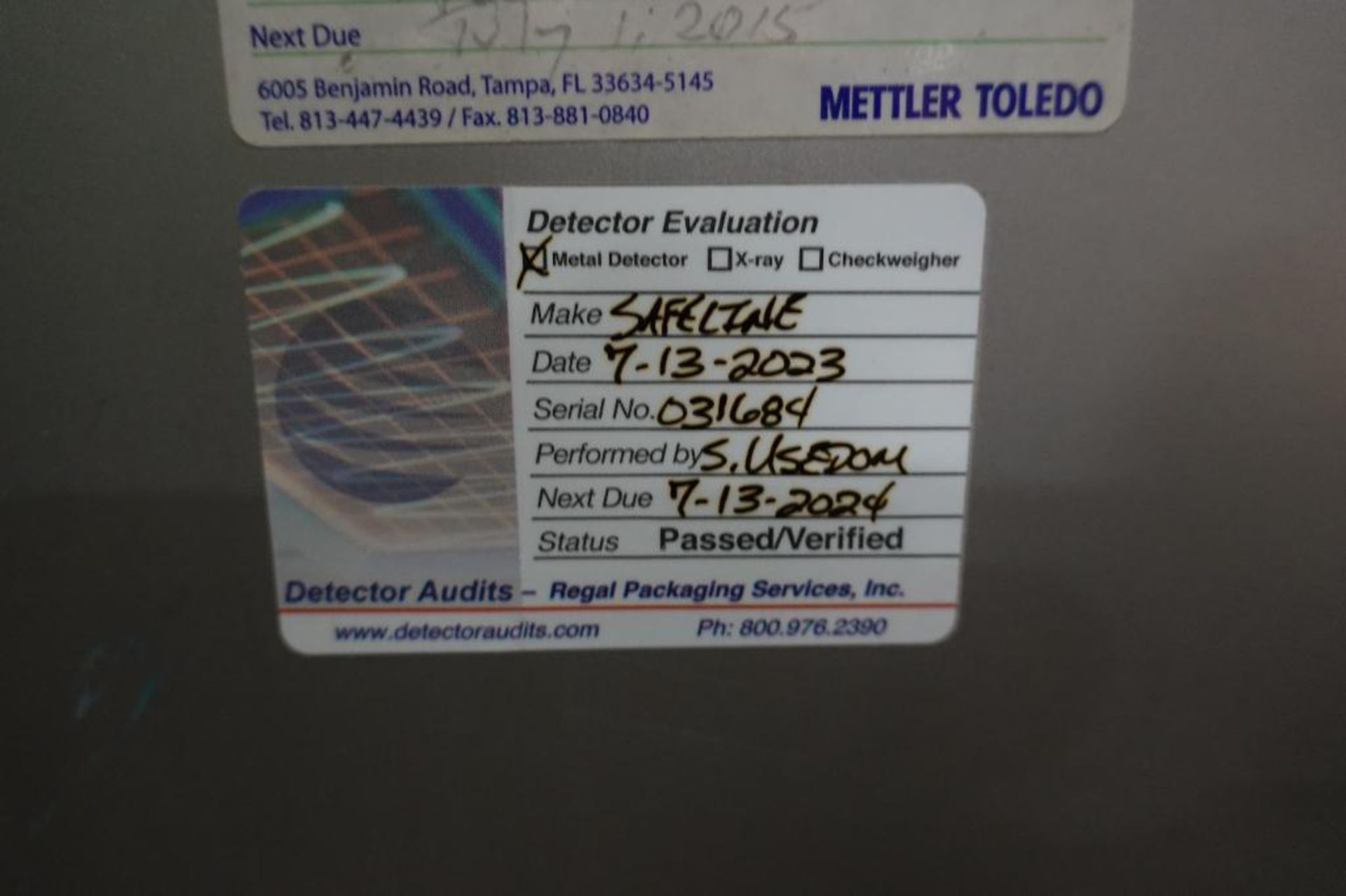 Safeline metal detector with conveyor - Image 12 of 12