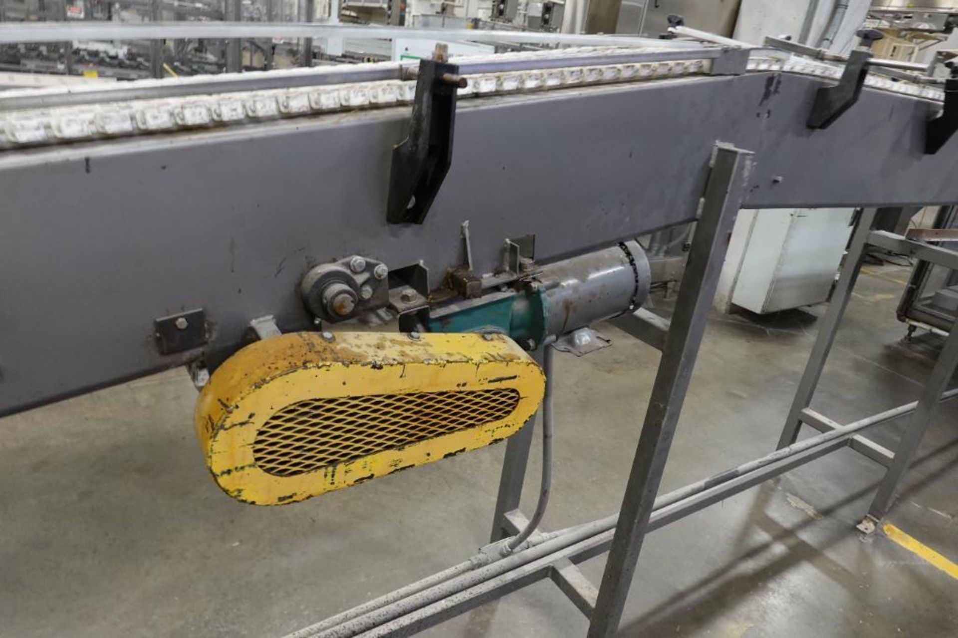 Safeline metal detector with conveyor - Image 11 of 14