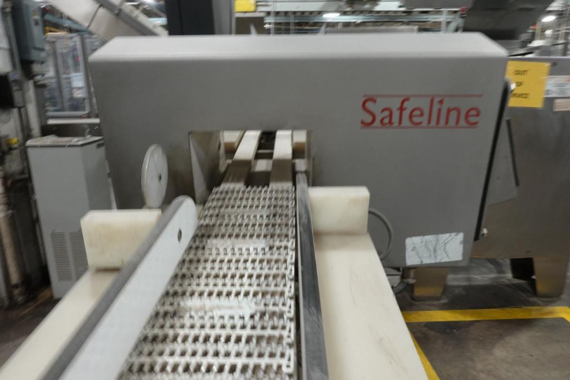 Safeline metal detector with conveyor - Image 5 of 7