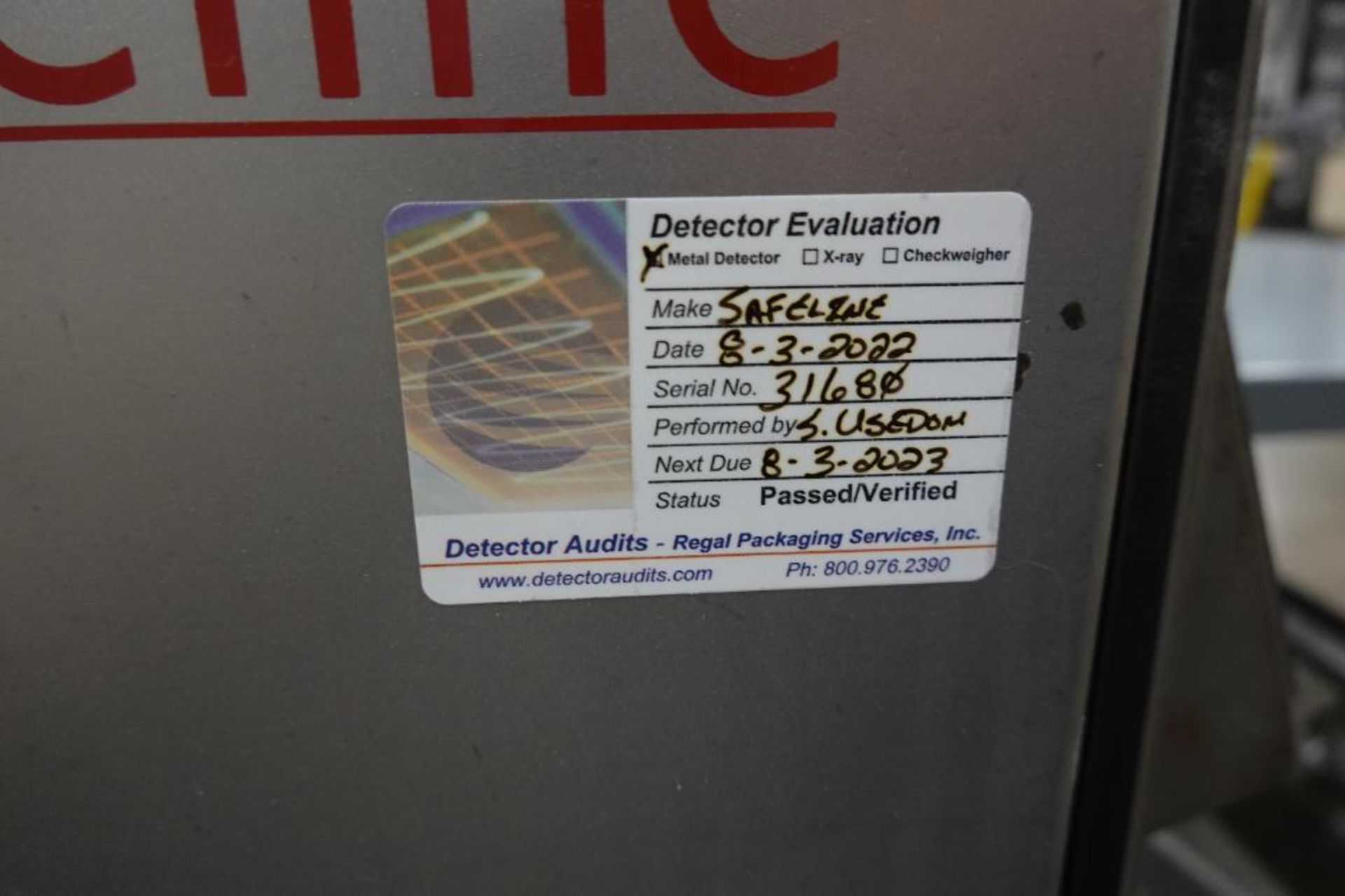 Safeline metal detector with conveyor - Image 11 of 11