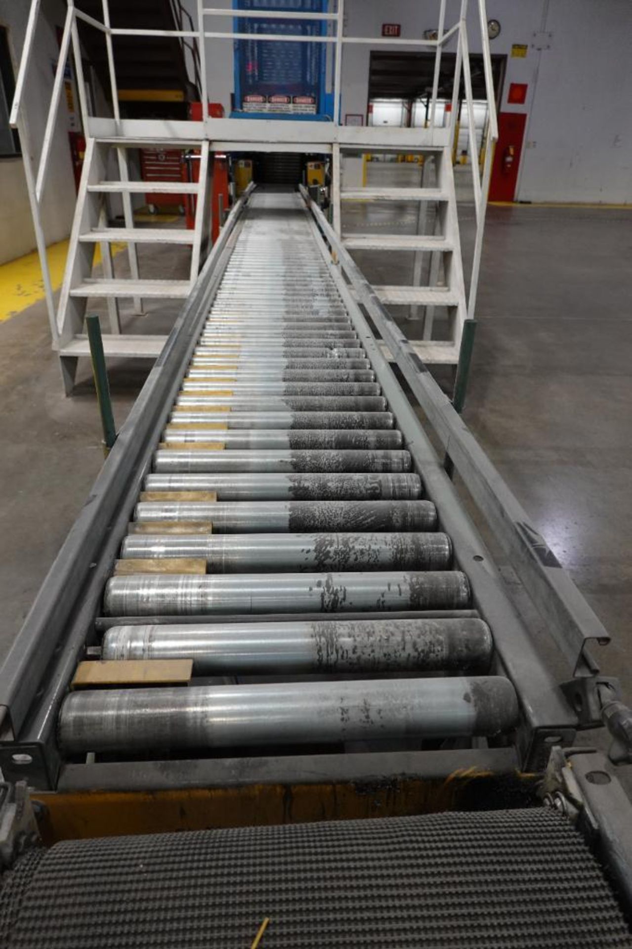 Hytrol powered roller conveyor - Image 2 of 6