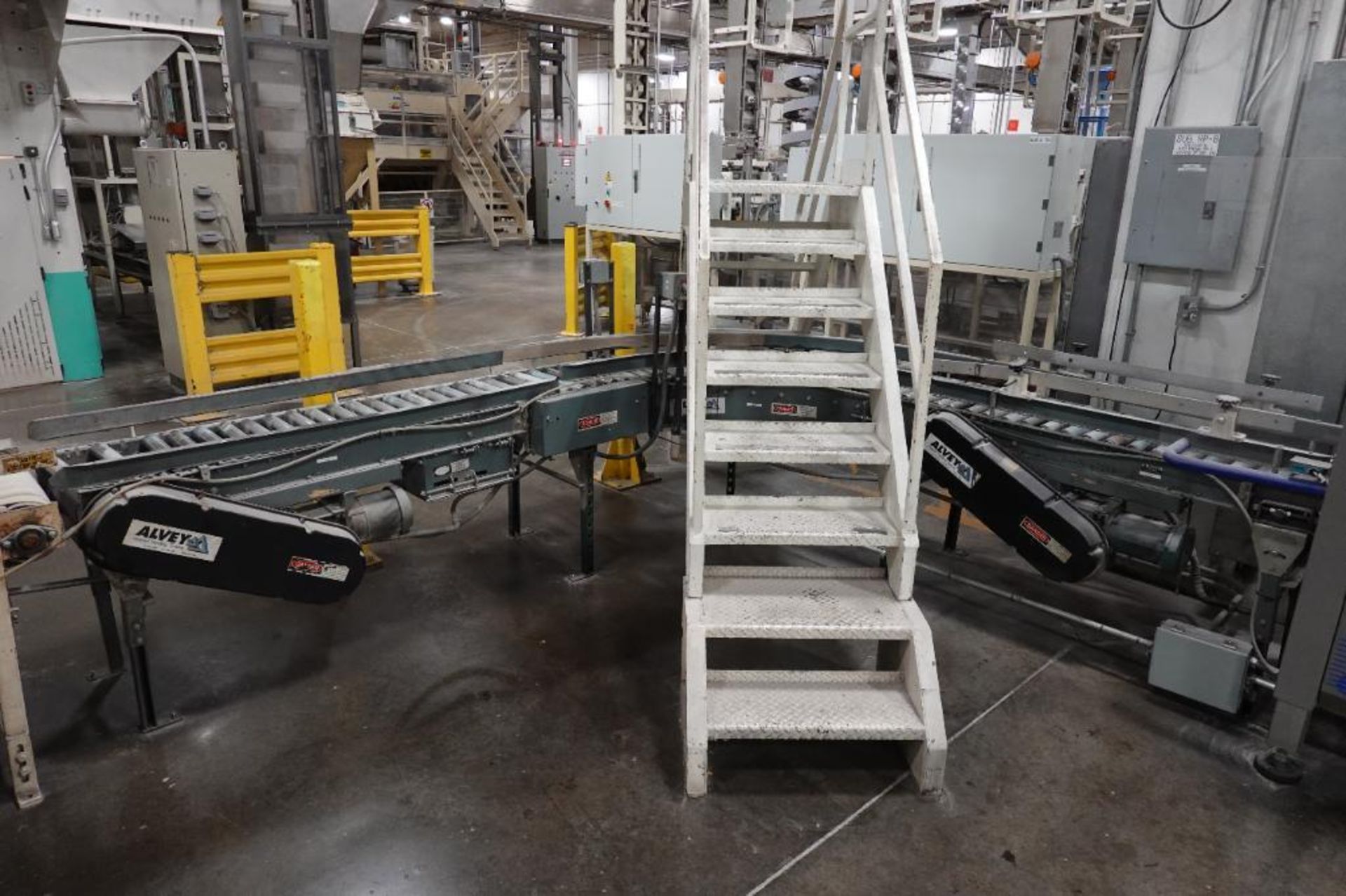 Alvey 90 degree powered roller conveyor