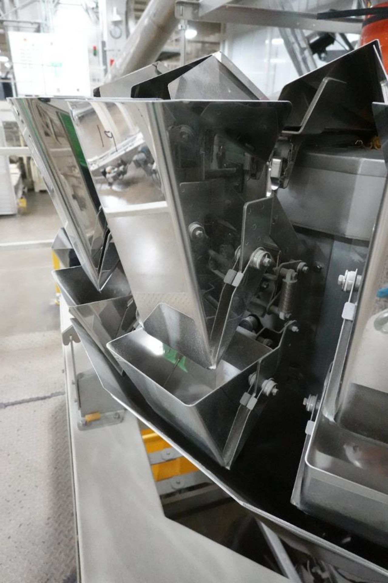 Yamato 20-head combination weigher - Image 6 of 12