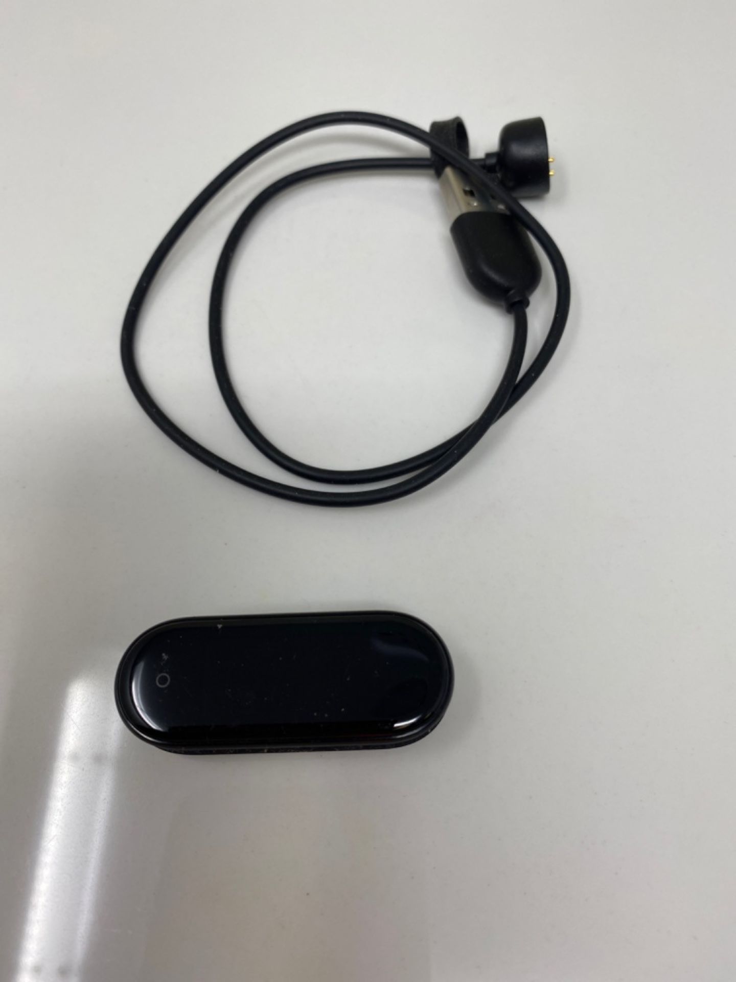 Xiaomi Mi Smart Band 5 fitness & activity tracker with 1.1 inch full AMOLED touch colo - Image 2 of 2