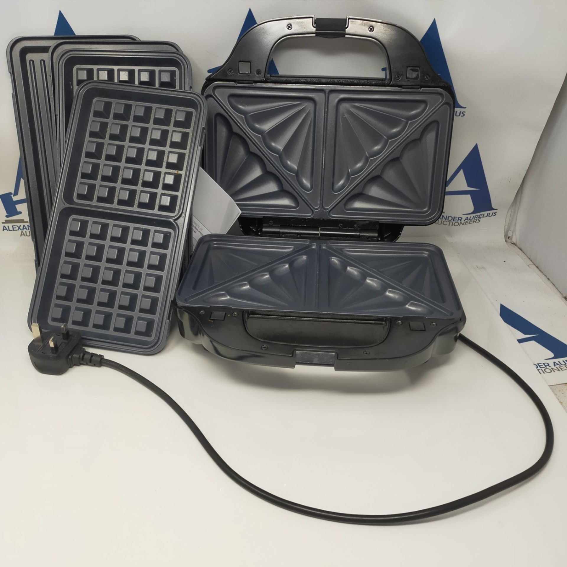 Salter EK2143 3-in-1 Snack Maker - Deep Fill Waffle Iron, Sandwich Panini Press & Toas - Image 2 of 2